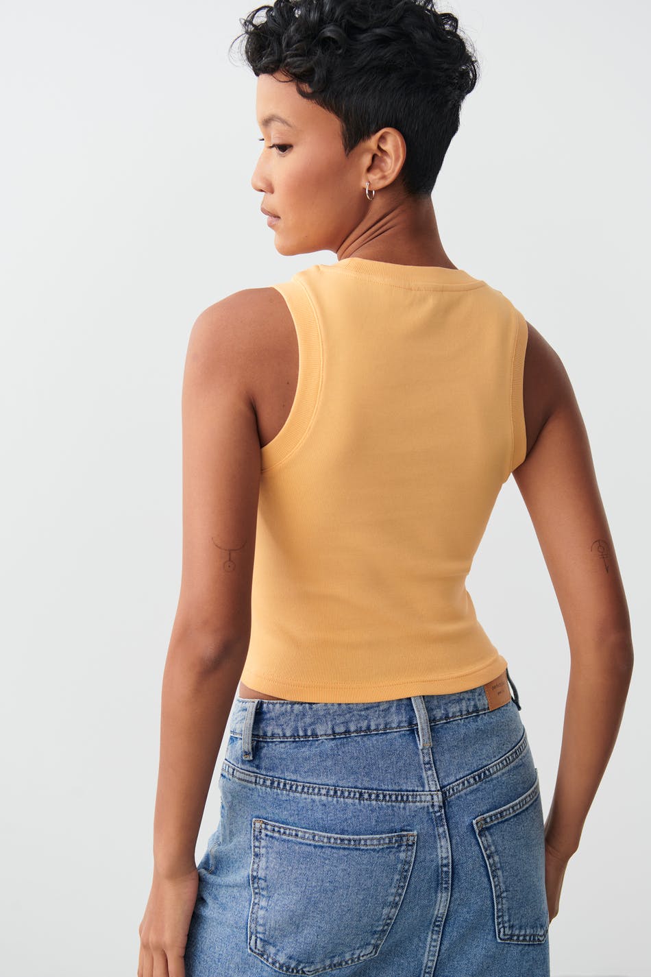 Cropped stretch tank