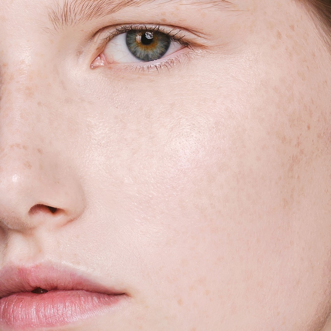 MÁDARA Brightening Perfecting Concealer