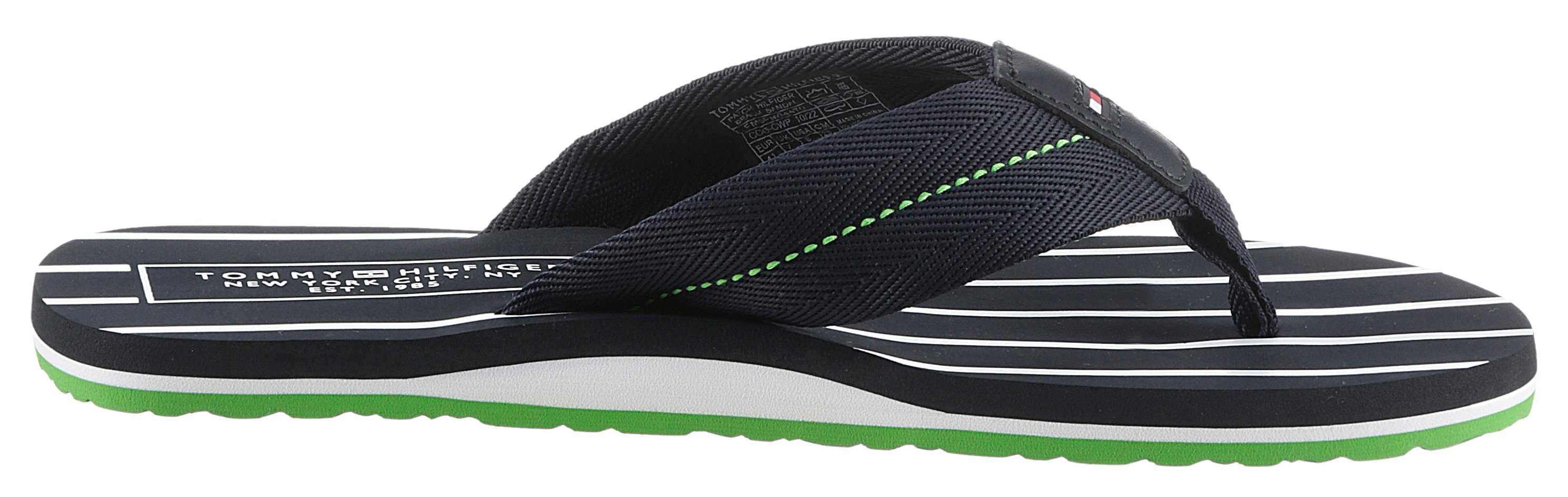 Tommy Hilfiger PATCH HILFIGER BEACH SANDAL Zehentrenner mit gestreifter Decksohle