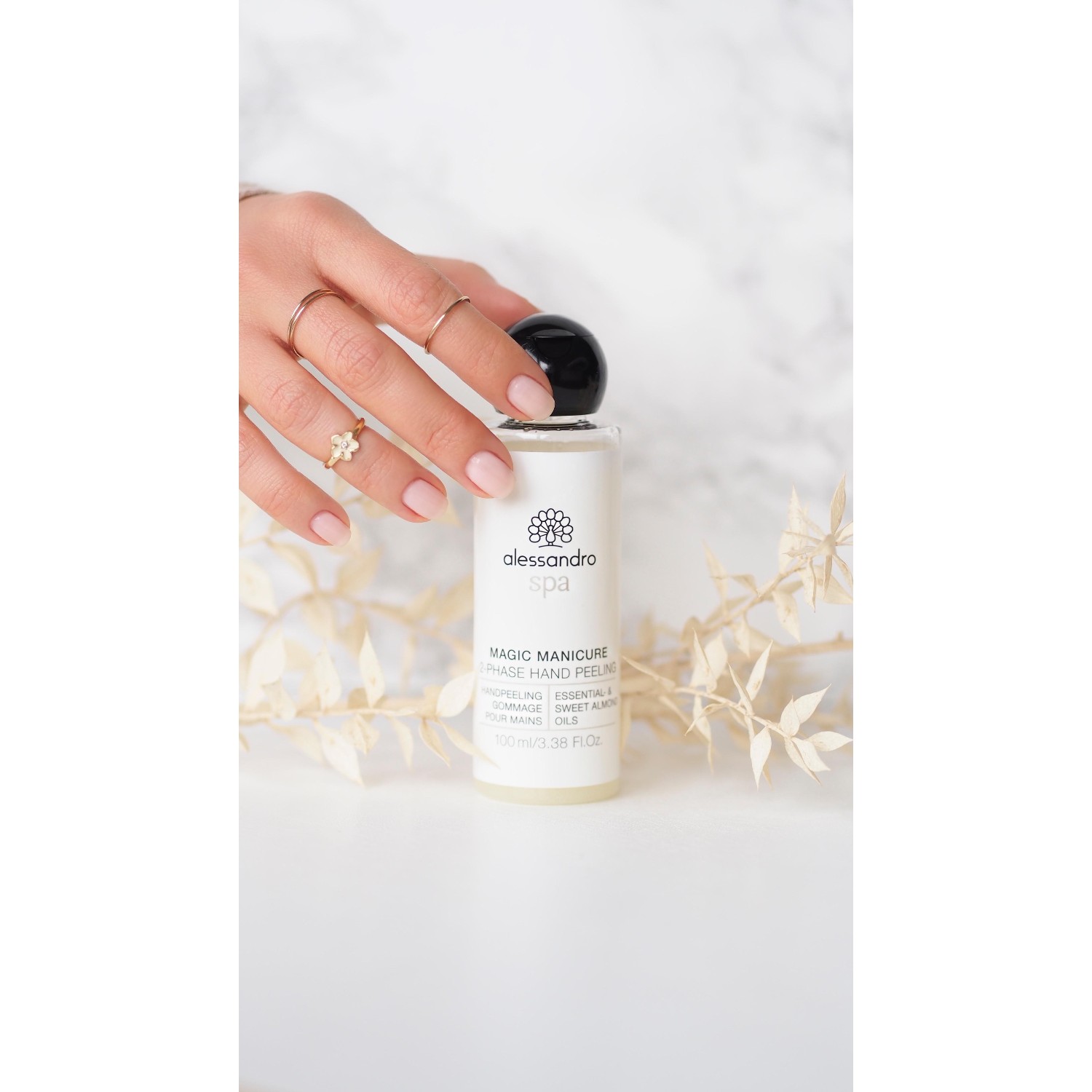 Magic Manicure