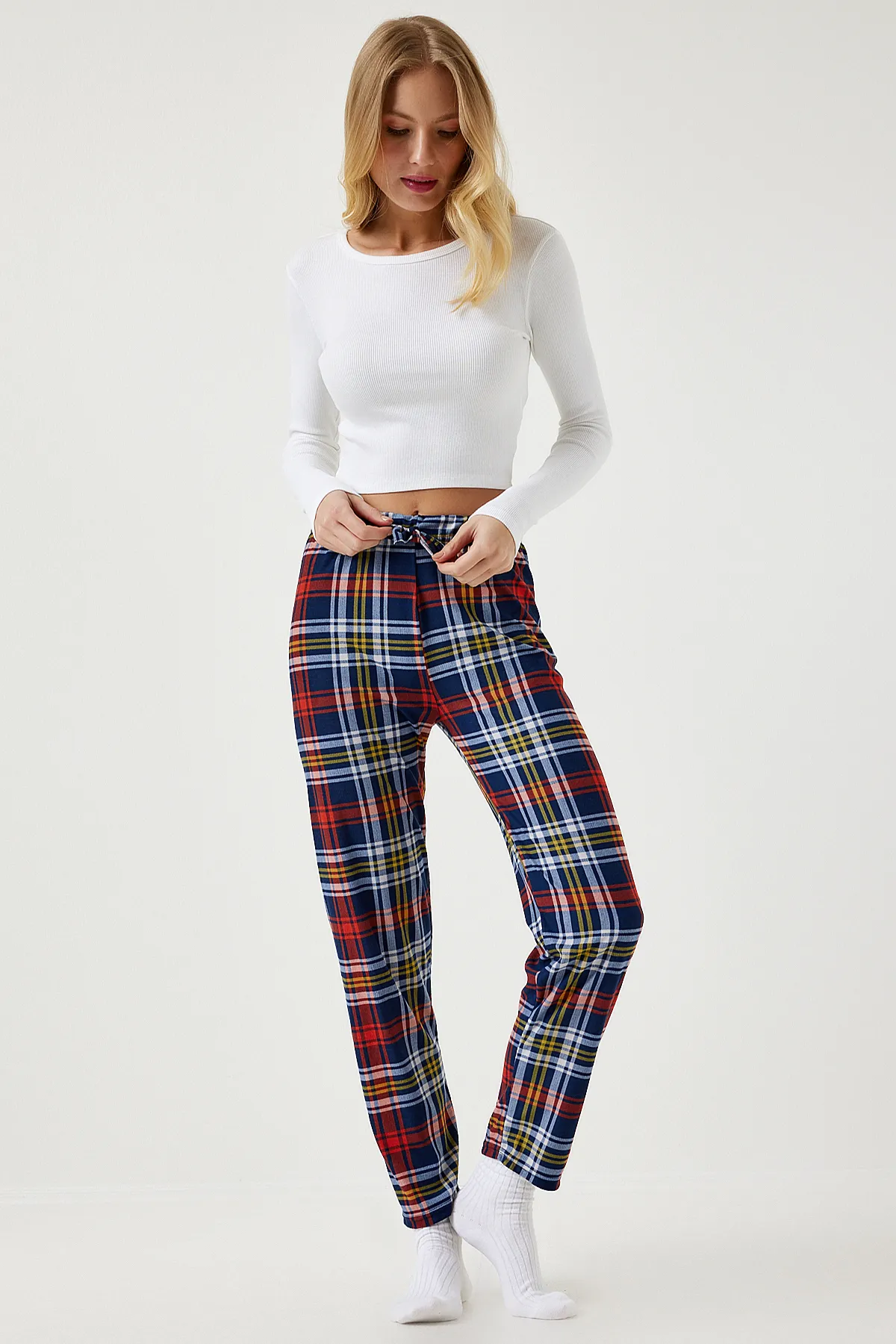 Happiness İstanbul  Marineblaue Pyjamahose aus weichem Strick mit Muster für Damen CE00089