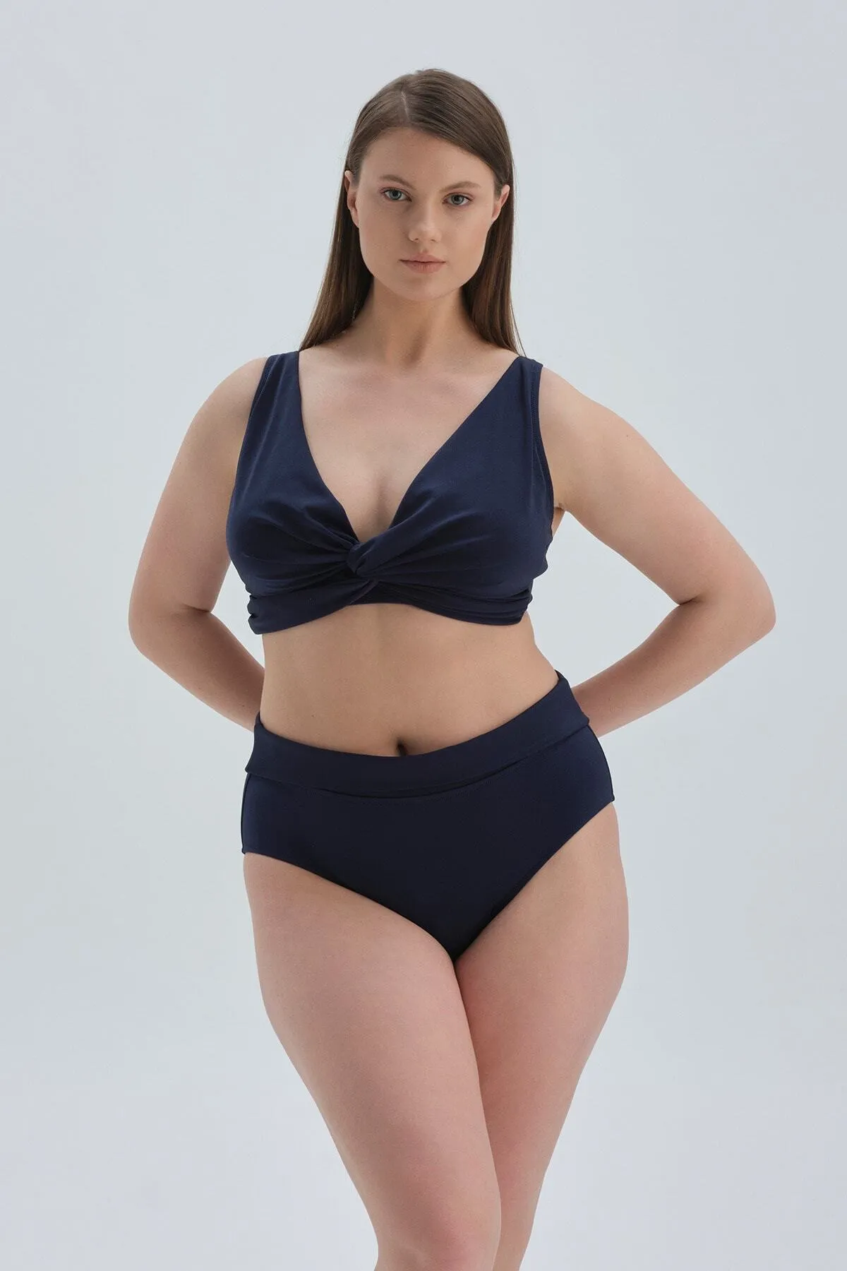 Dagi  Marineblaue Hose mit hoher Taille und Falten