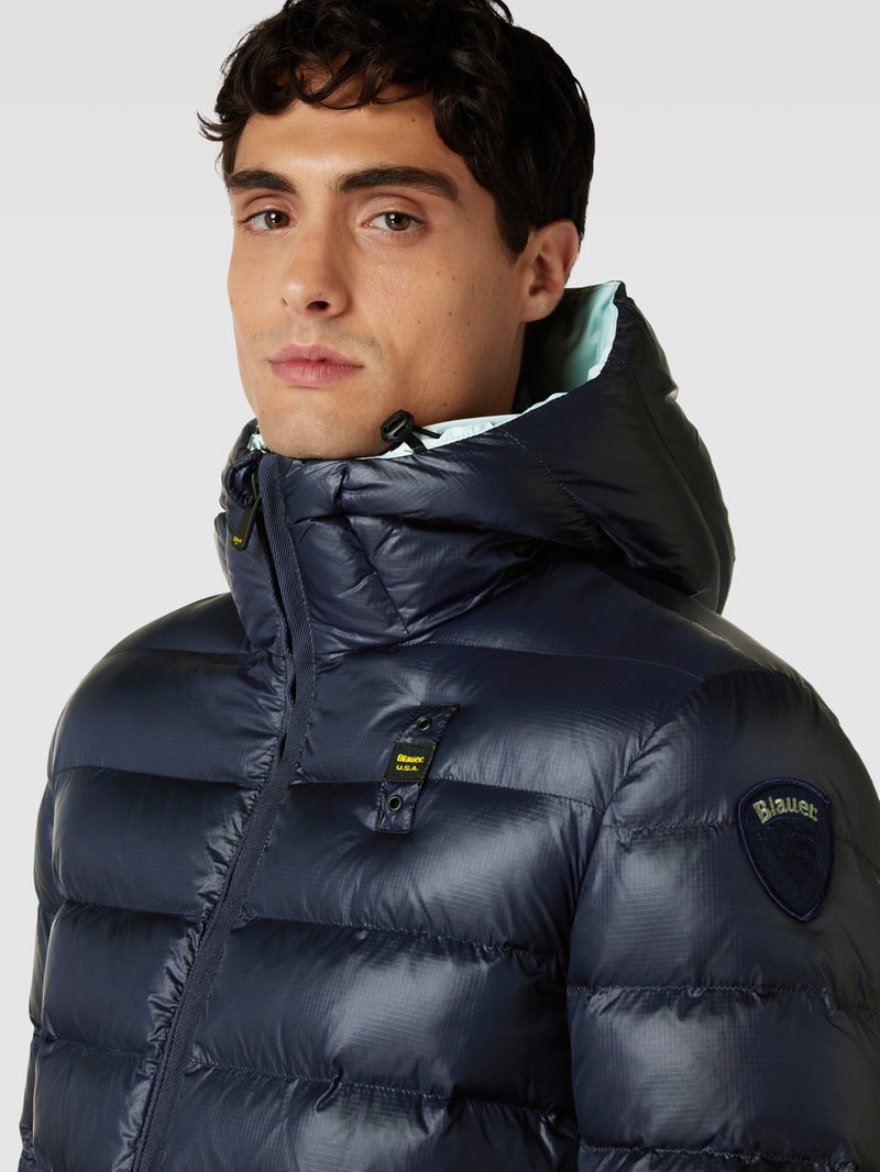 Steppjacke mit Label-Detail in marineblau