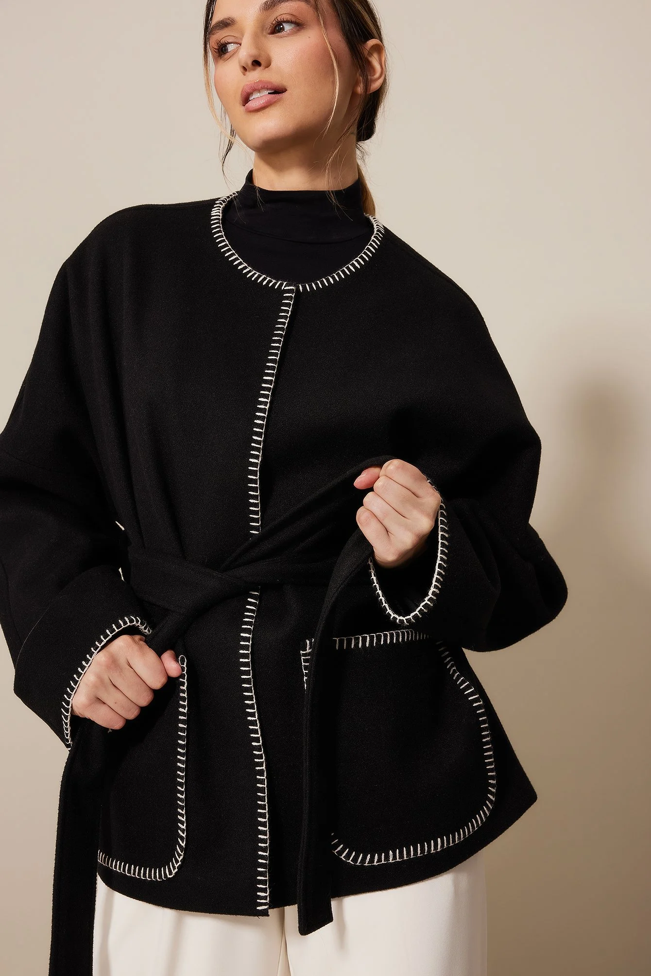Jacke mit Kontrastnähten