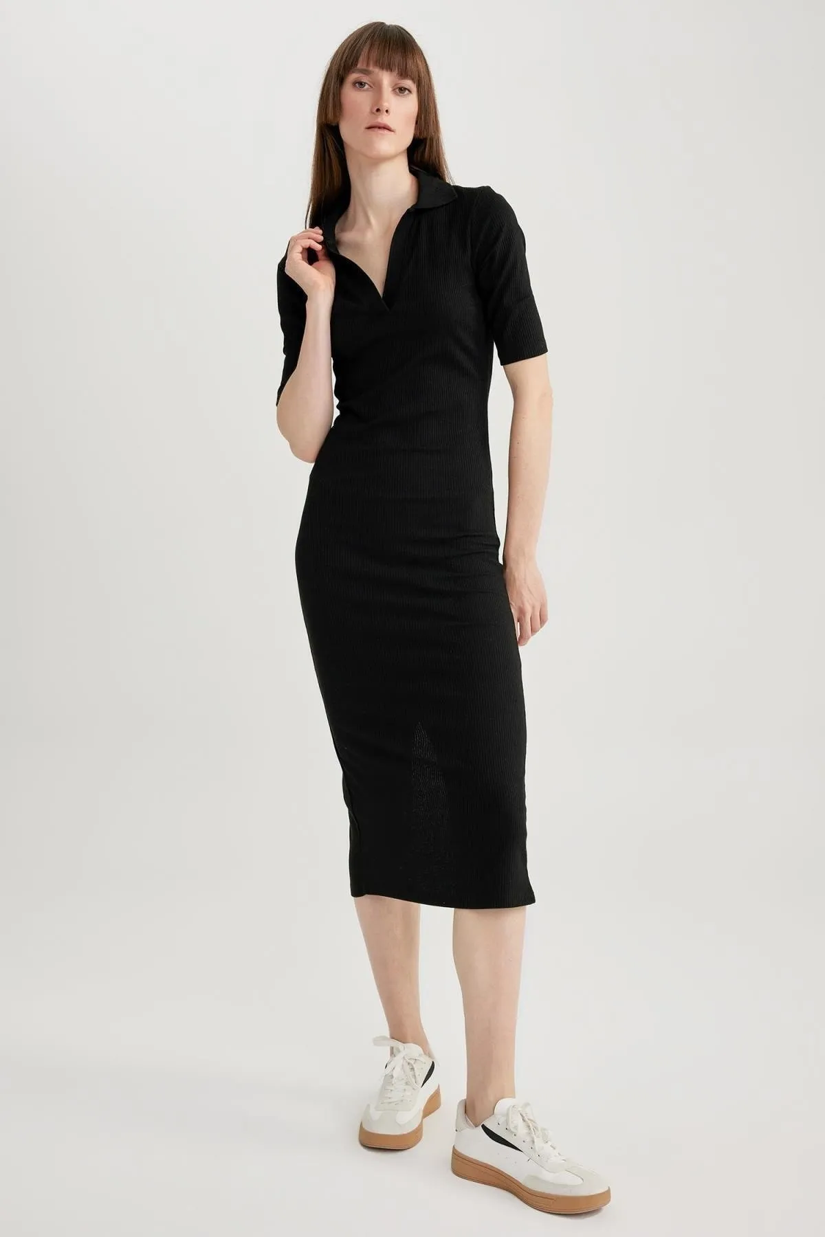 DeFacto  Figurbetontes, geripptes Camisole-Midi-Kurzarmkleid mit Polo-Ausschnitt