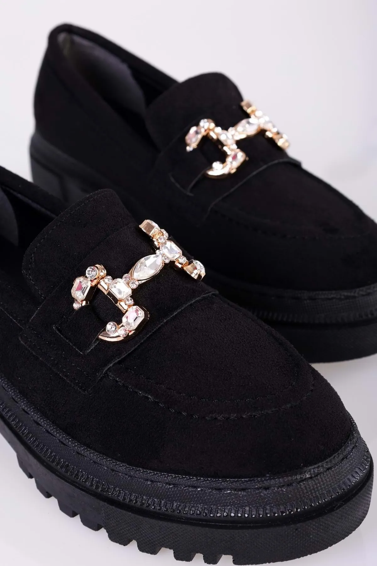 Shoeberry  Damen-Loafer Lucie aus schwarzem Wildleder mit Steinschnalle