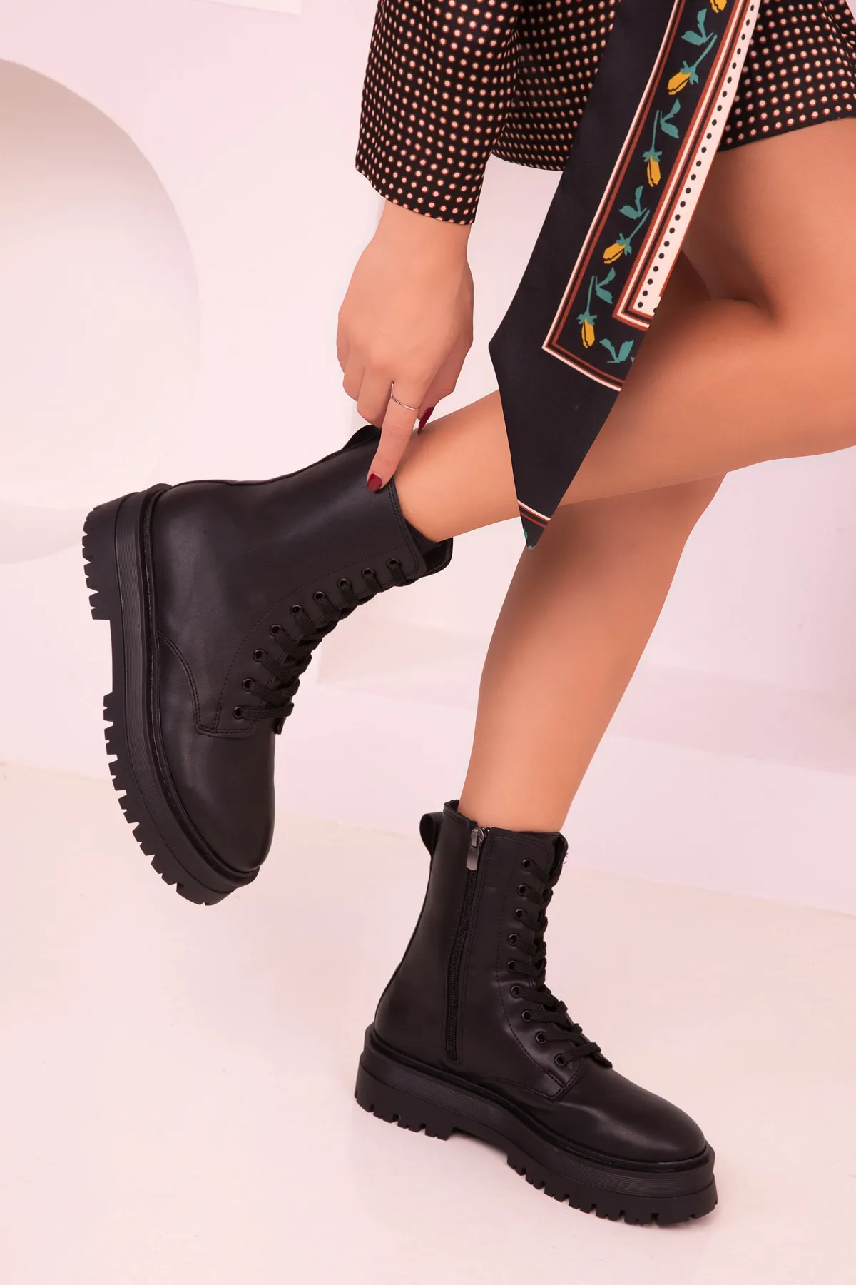 SOHO  Schwarze Stiefel und Booties für Damen 16575