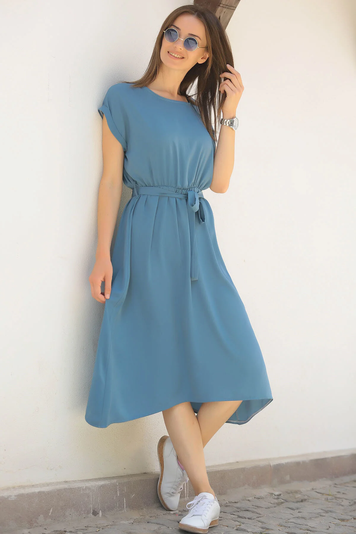 armonika  Damenkleid mit elastischem Bindeband in Indigo-Taille ARM-18Y001120