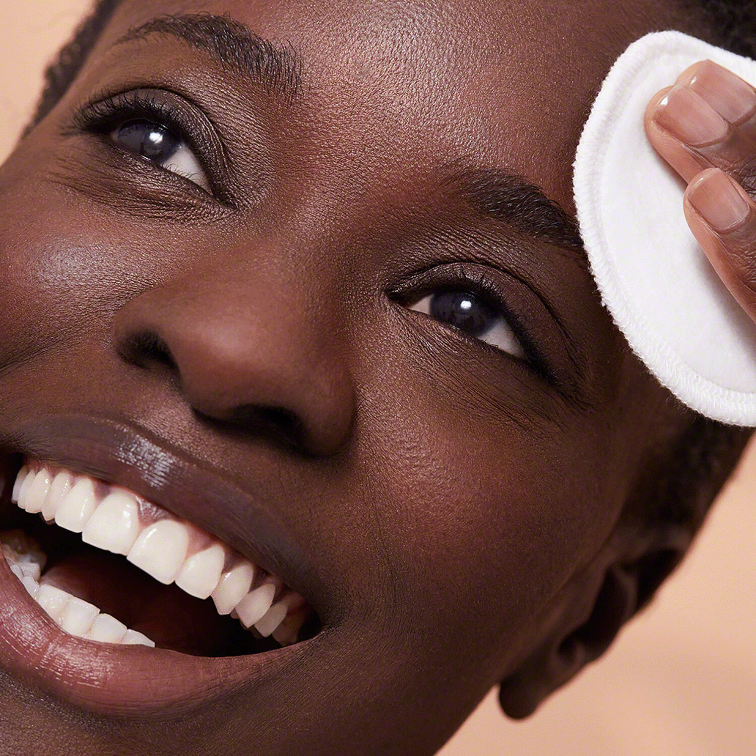 Valmont LumiPeel Eau exfoliante quotidienne pour un effet 