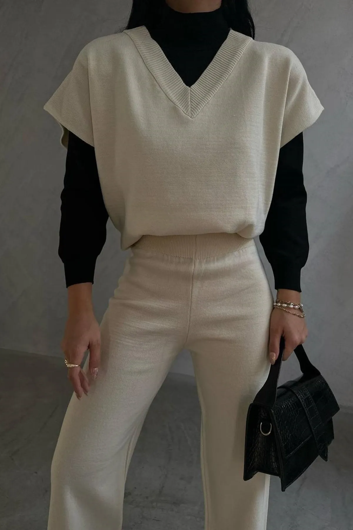 lovebox  Beiges Pullover-Hosen-Set mit V-Ausschnitt für Damen 6532