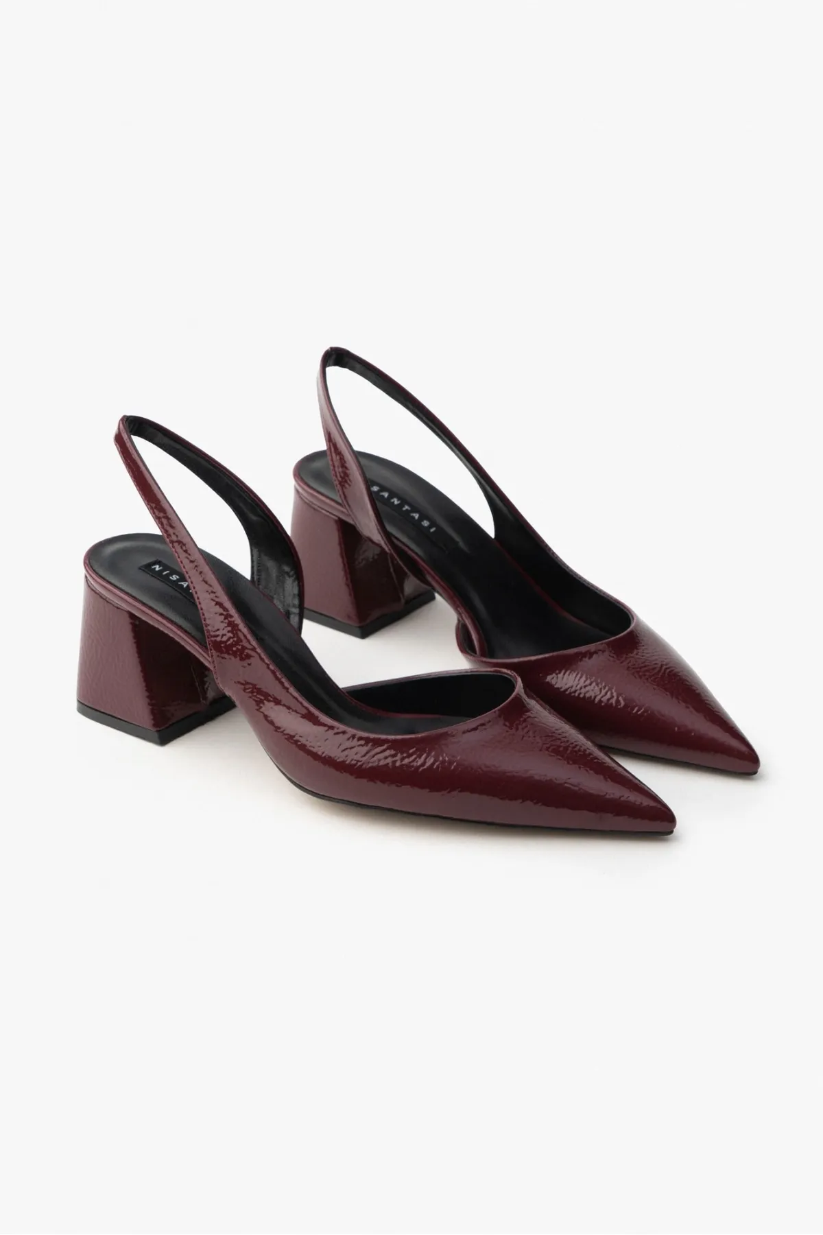NİŞANTAŞI SHOES  Owen Claret Damen-Schuhe mit Absatz aus rotem Lackleder mit Riemendetail hinten und spitzer Zehenpartie