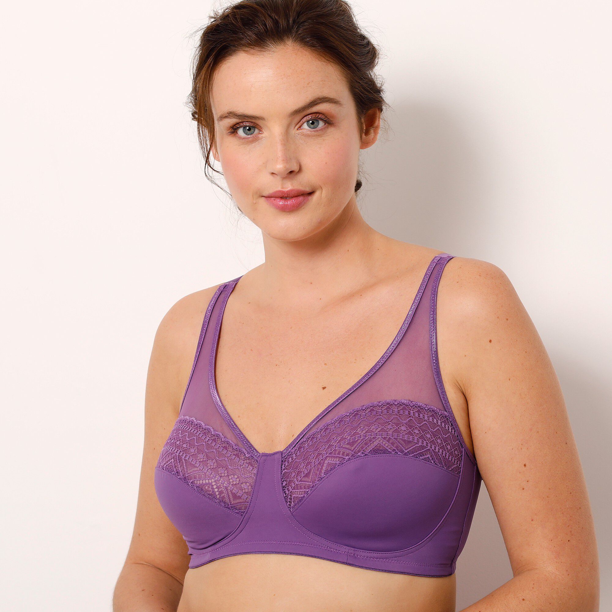 Soutien-gorge minimiseur microfibre et dentelle sans armatures