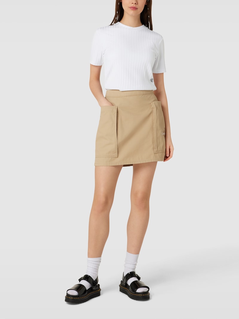 T-Shirt mit Strukturmuster in weiß