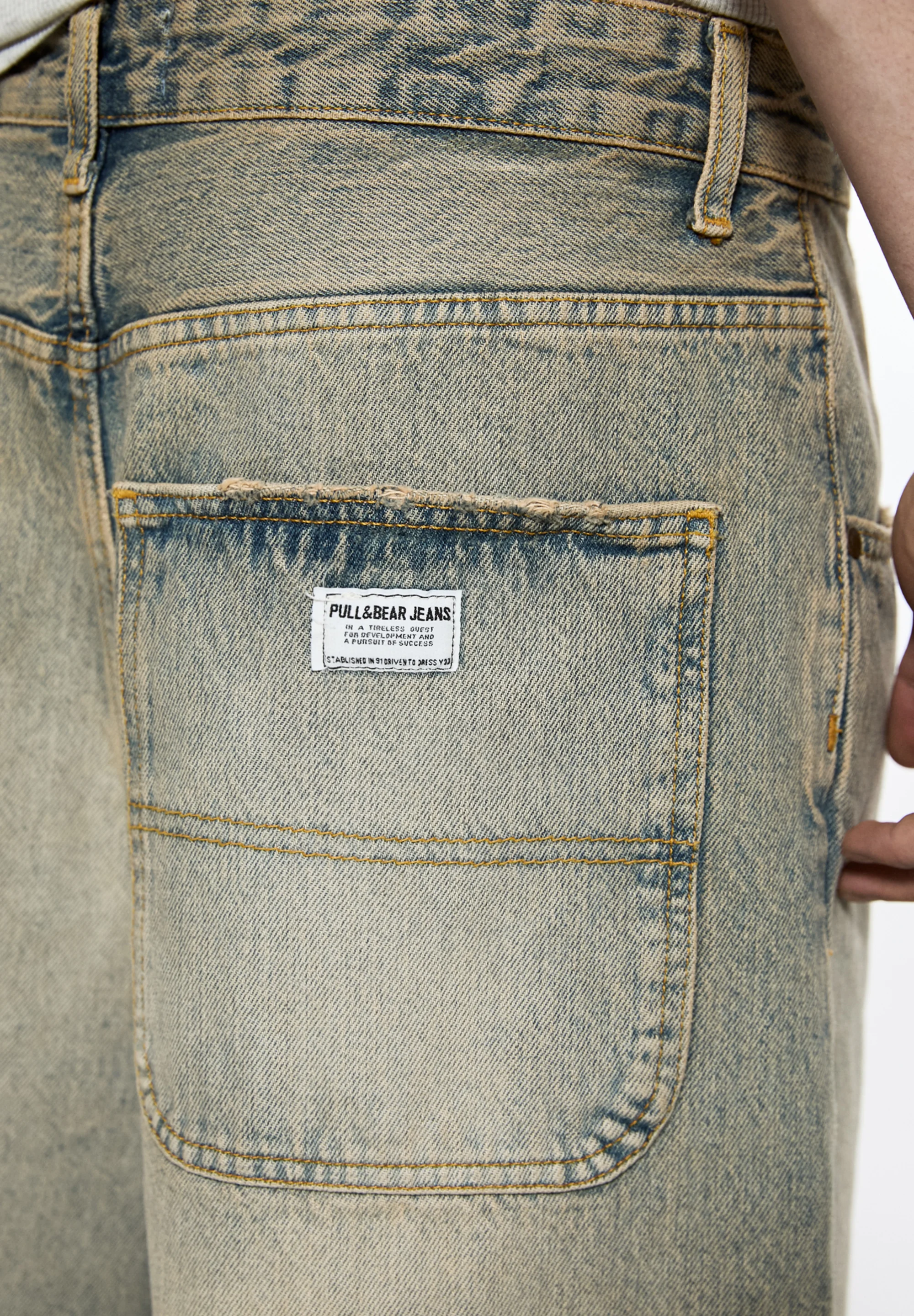 PULL&BEAR SKATER - Shorts vaqueros