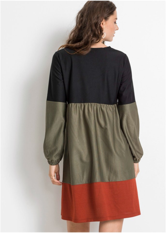 Stufenkleid in Rippstruktur