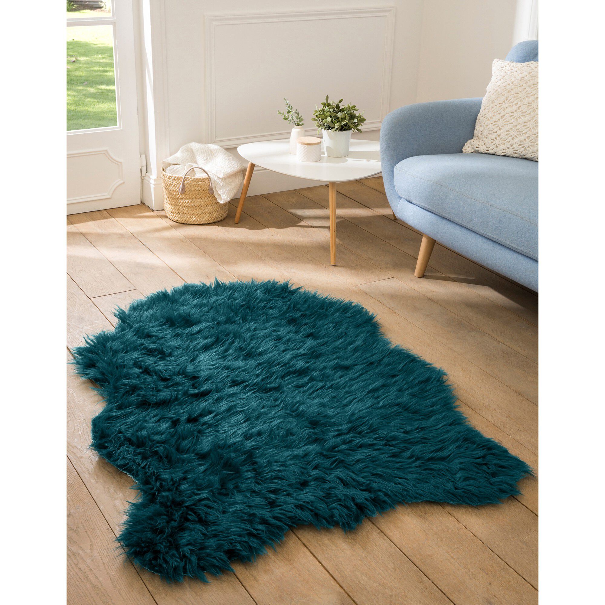 Tapis poils forme peau de bête