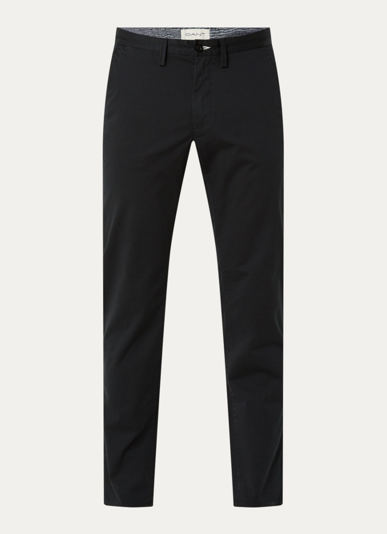 Pantaloni chino Gant slim fit, confecționați din amestec de bumbac organic, cu buzunare laterale.