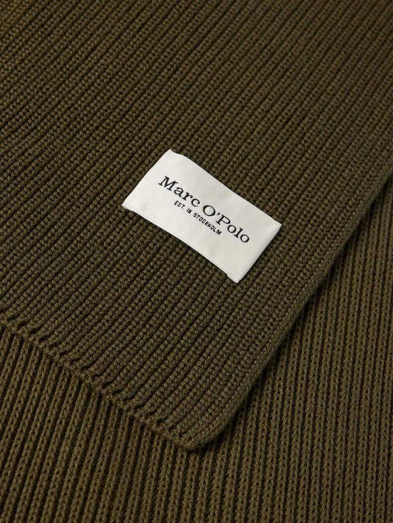 Schal mit Label-Patch in grasgrün