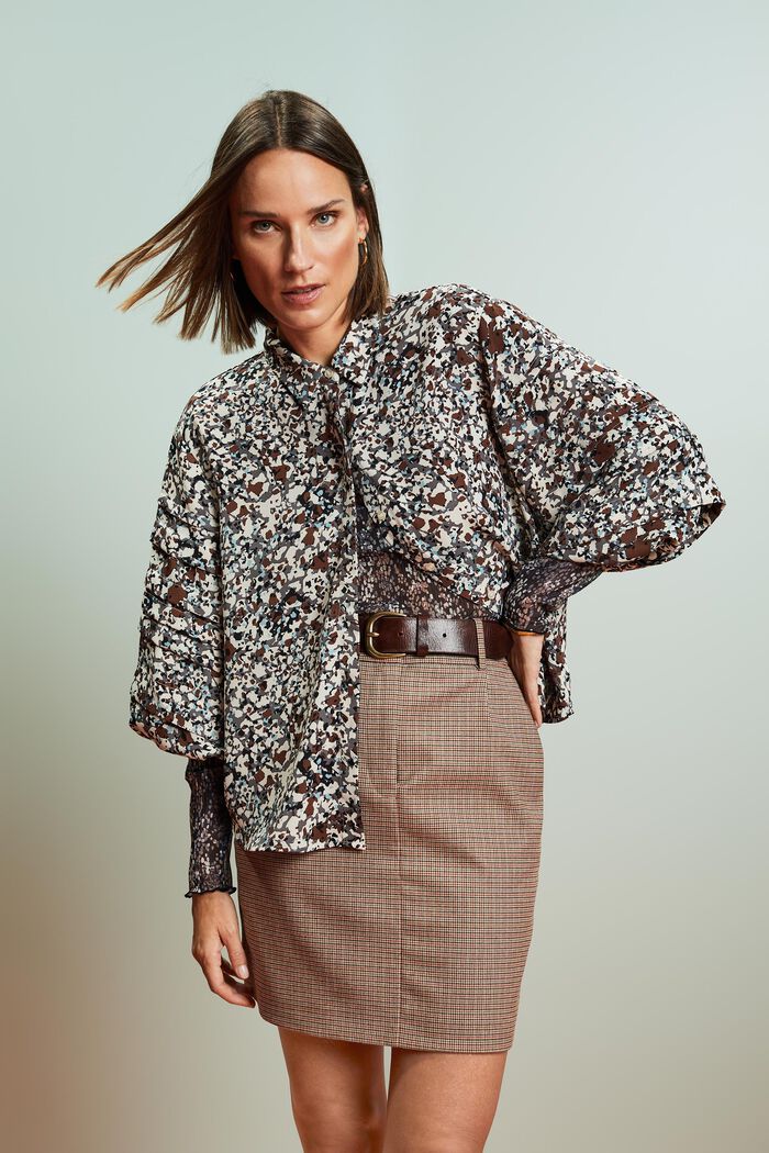 Recycelt: gemusterte Chiffonbluse