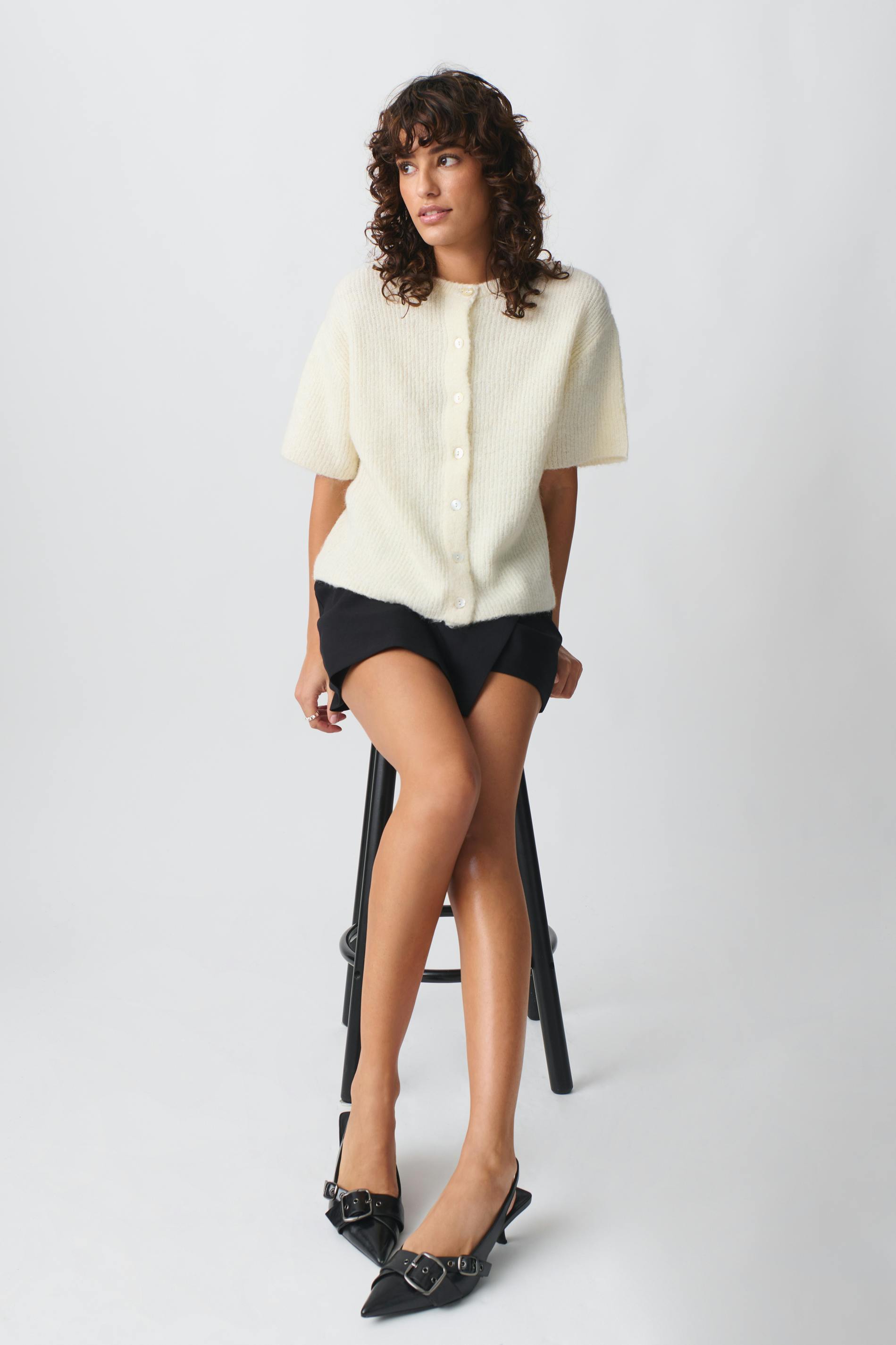 Short sleeve knitted cardigan