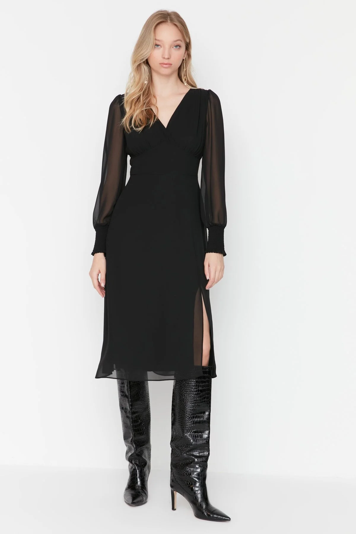 Trendyol Collection  Schwarzes, gewebtes Kleid mit Midi-Futter und Mieder TWOAW23EL01050