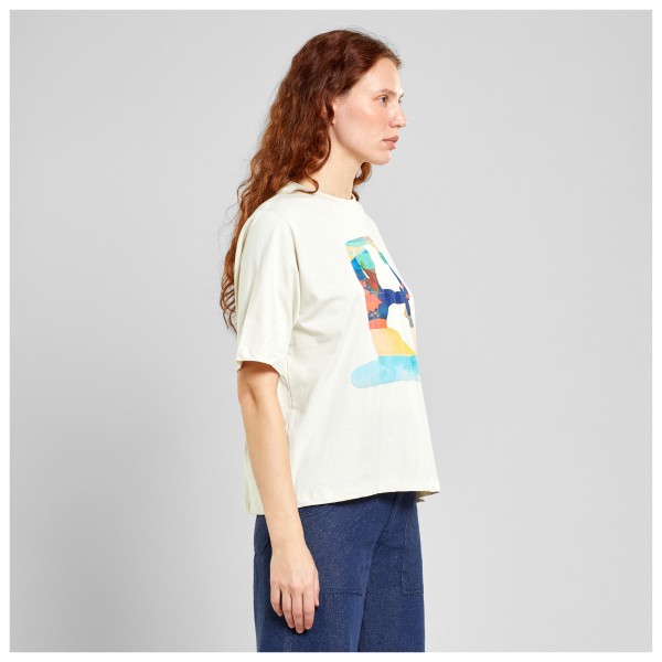 DEDICATED - Women's T-Shirt Vadstena Stina Yoga Pose