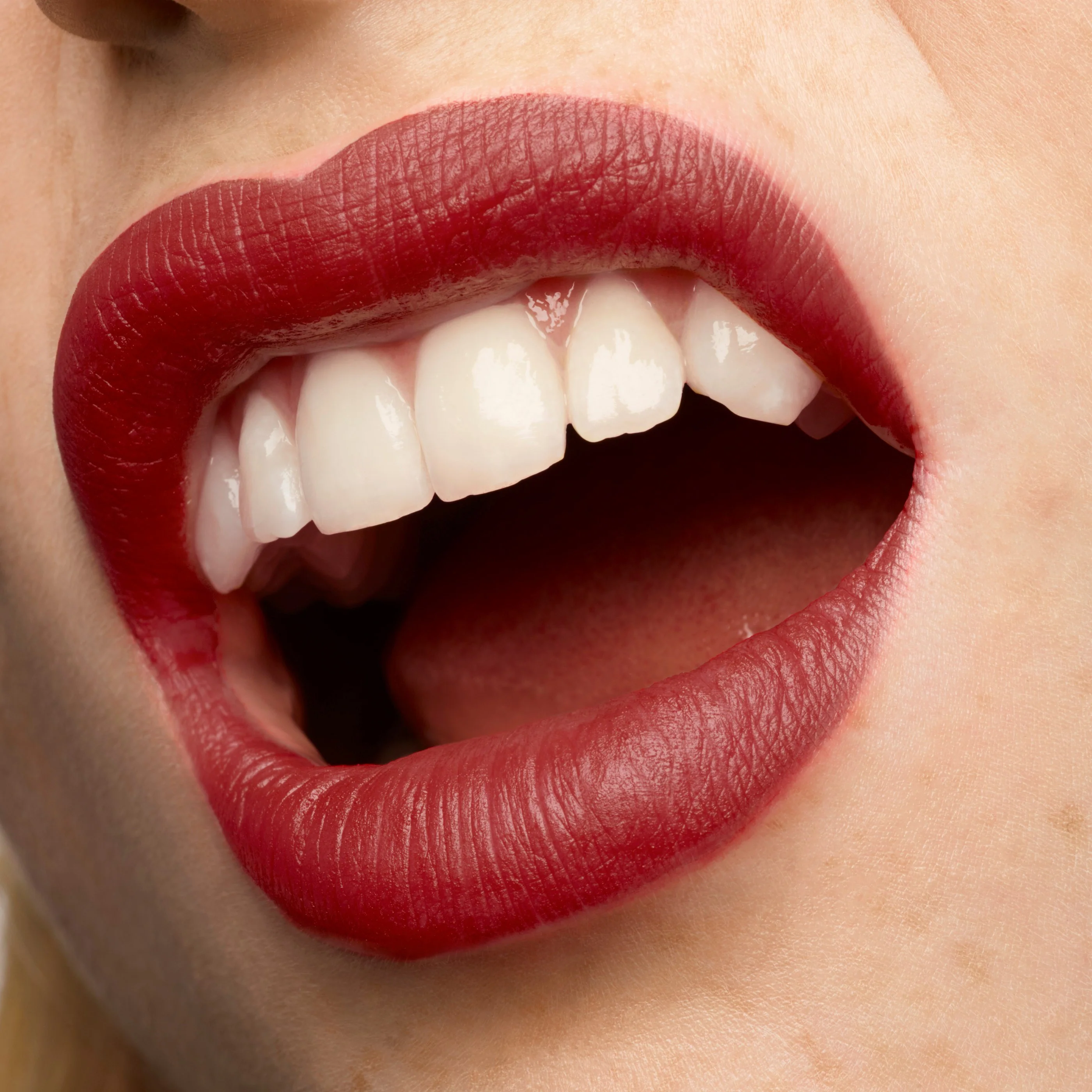 Rouge Pur Couture The Slim Velvet Radical lūpu krāsa - matēta lūpu krāsa, lūpu krāsa