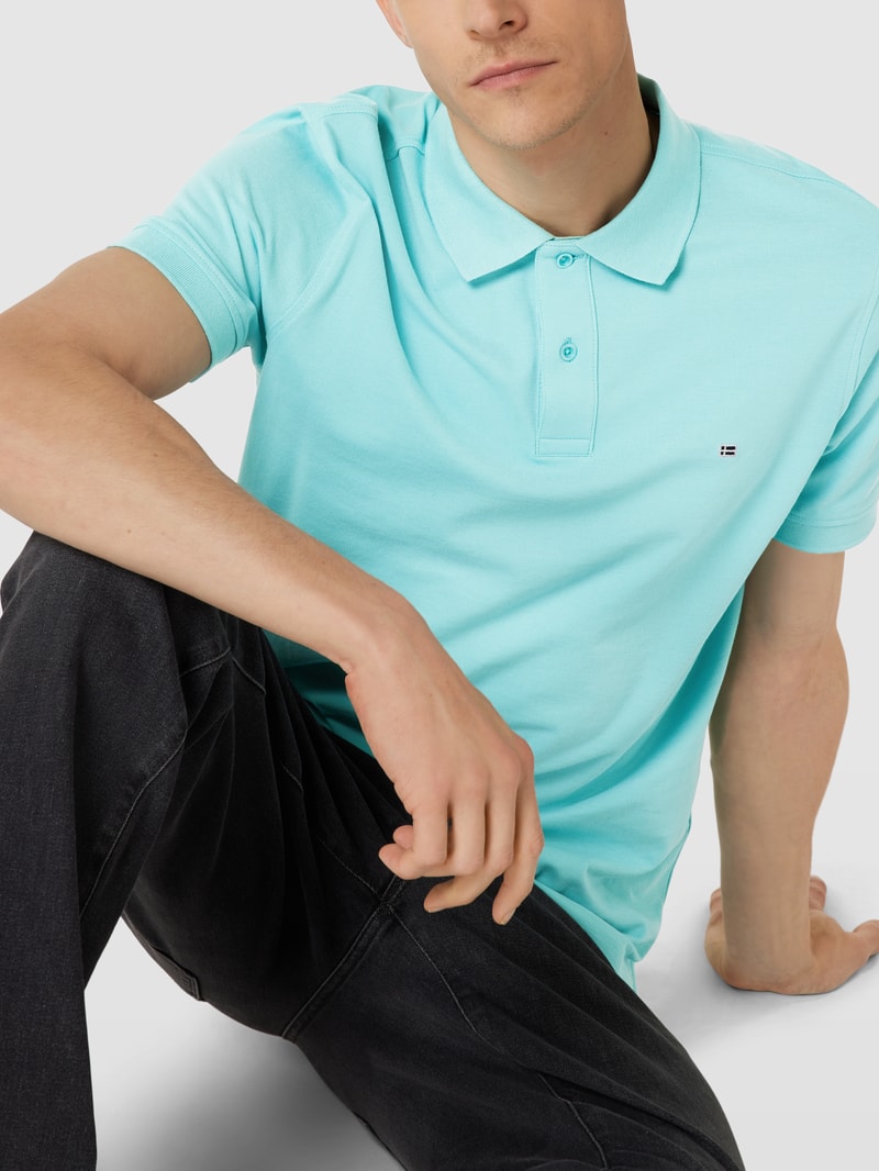 Poloshirt mit Label-Stitching in helltürkis