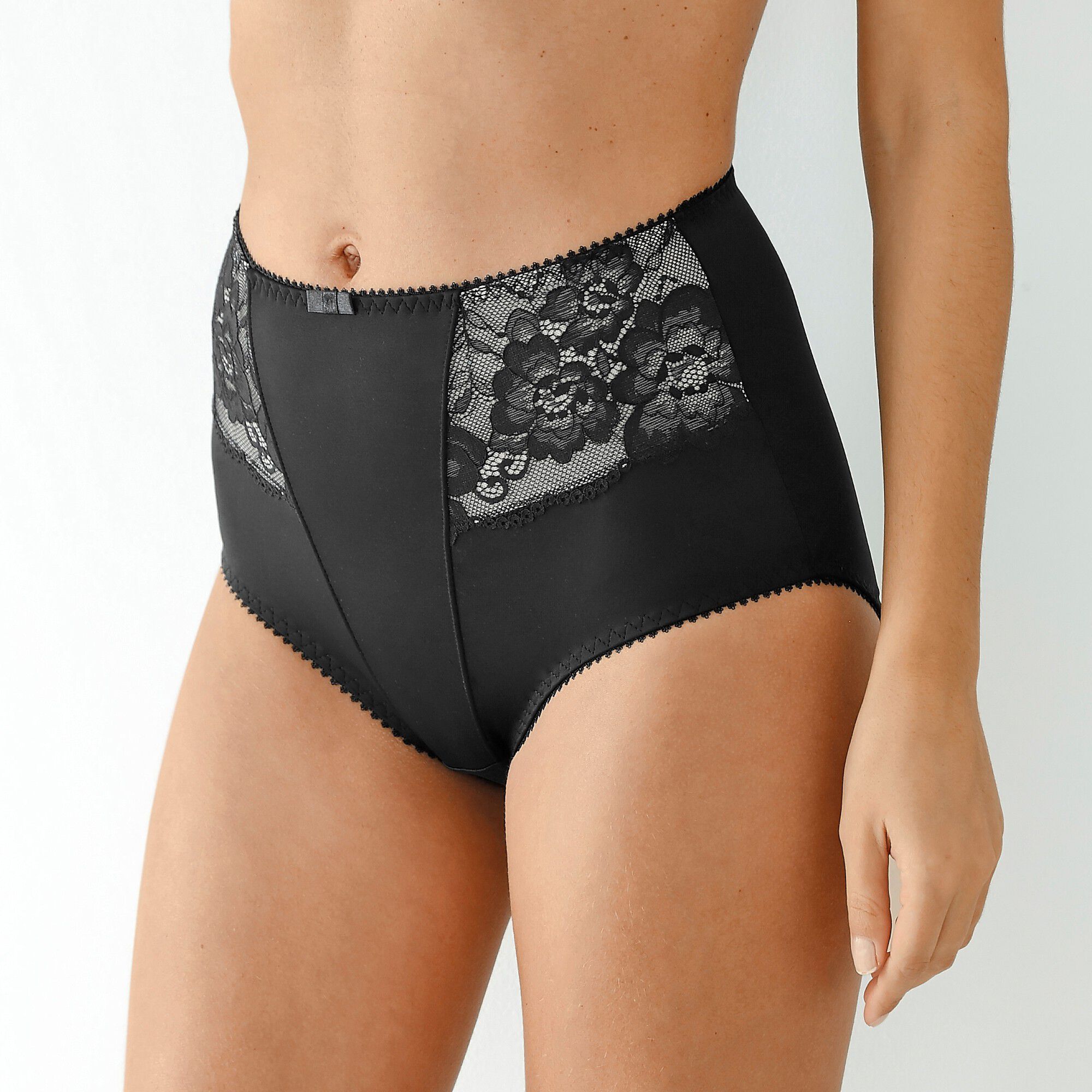 Gaine amincissante dentelle et microfibre