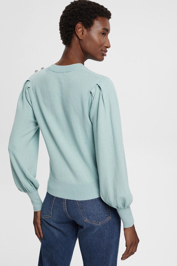Pullover mit Schmuckknöpfen