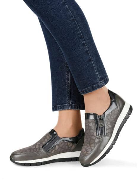 Slipper mit seitlichem Reißverschluss