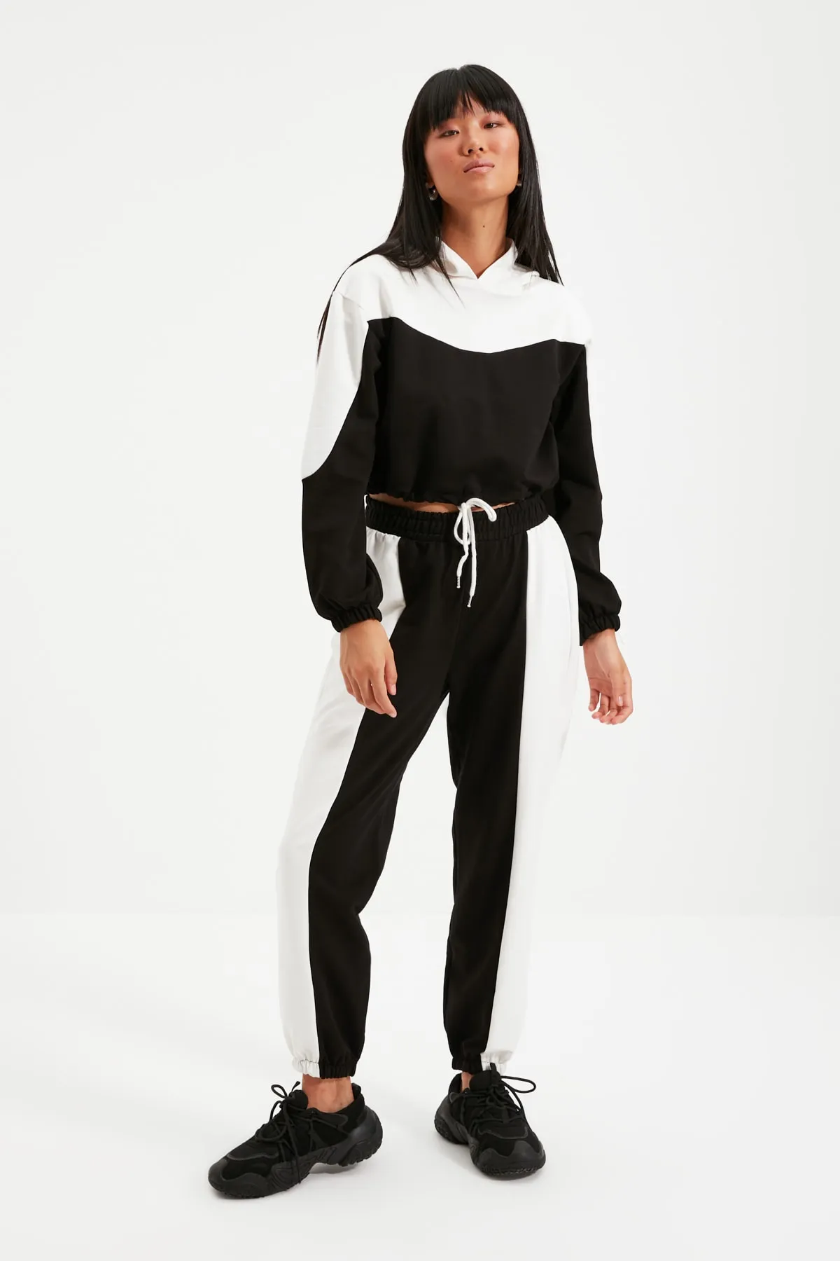 Trendyol Collection  Trainingsanzug - Schwarz - Regular Fit