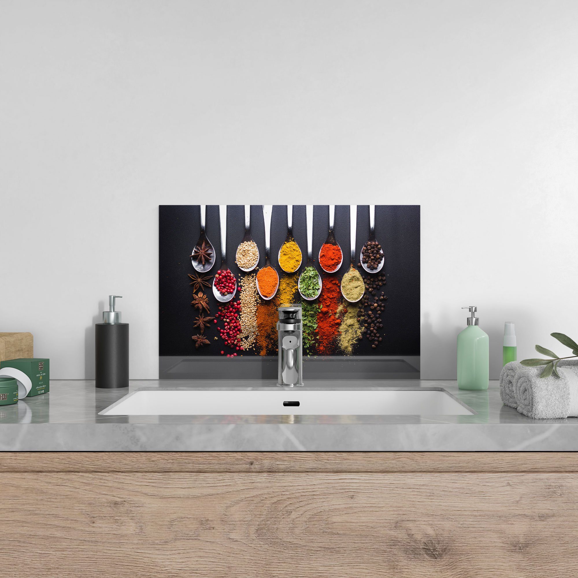 DEQORI Küchenrückwand 'Kochlöffel mit Gewürzen', Glas Spritzschutz Badrückwand Herdblende