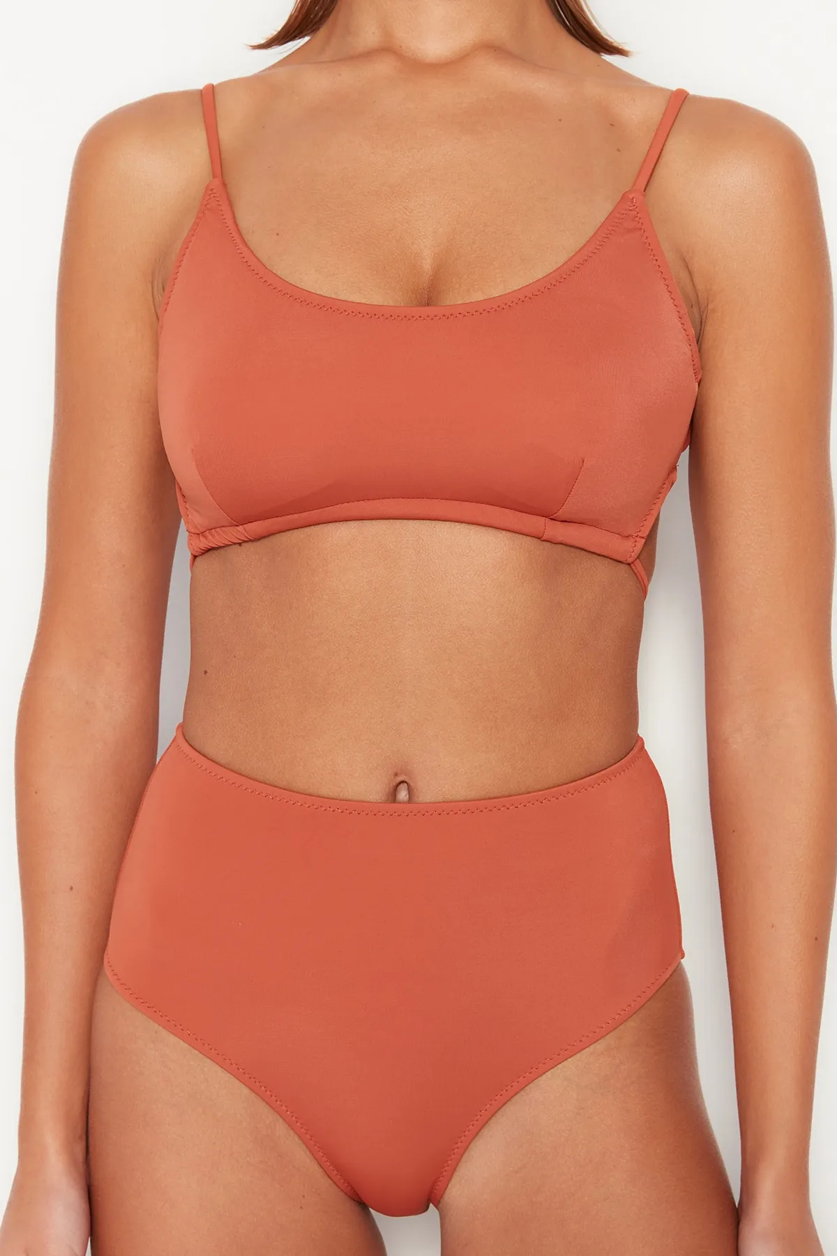 Trendyol Collection  Bralette-Bikinioberteil mit Kachelmuster TBESS22BU0034