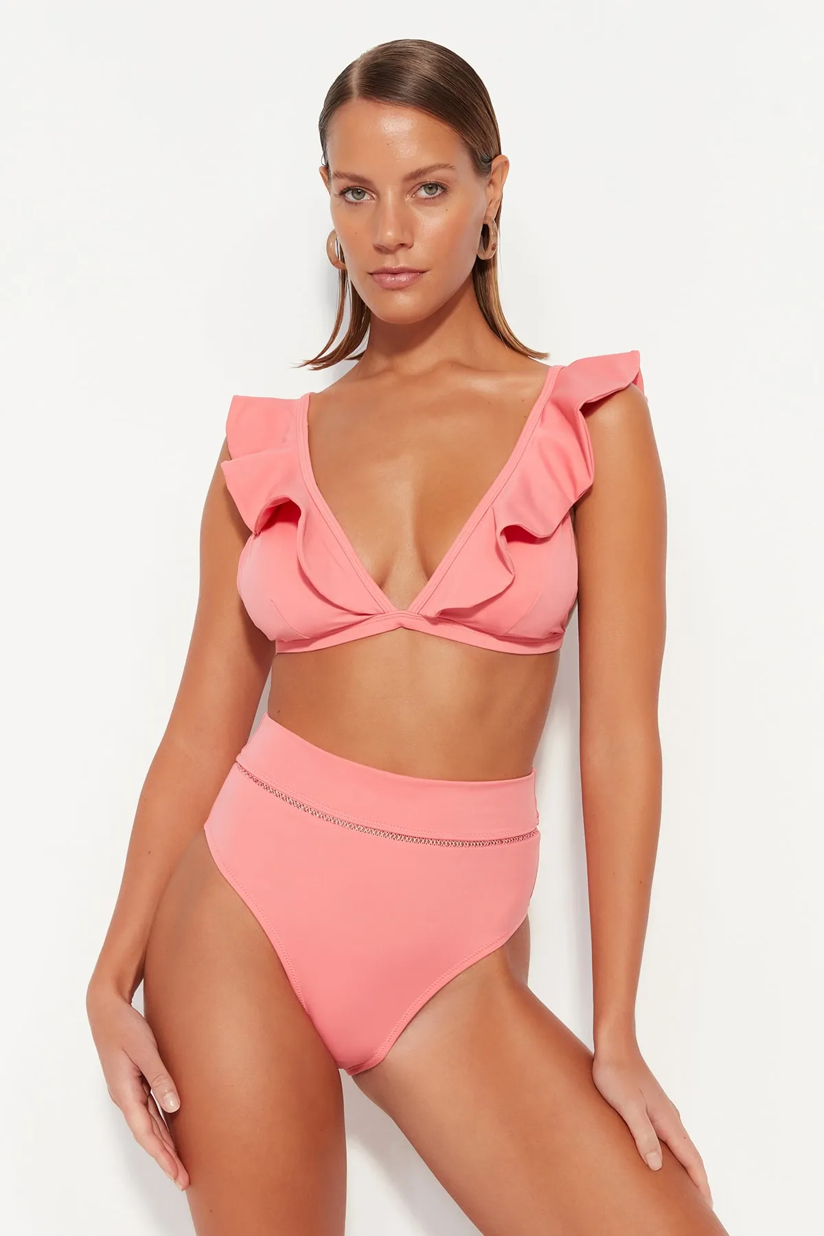 Trendyol Collection  Bikinihose mit hoher Taille und normalem Beinausschnitt und rosa Streifen-Accessoires TBESS22BA0027