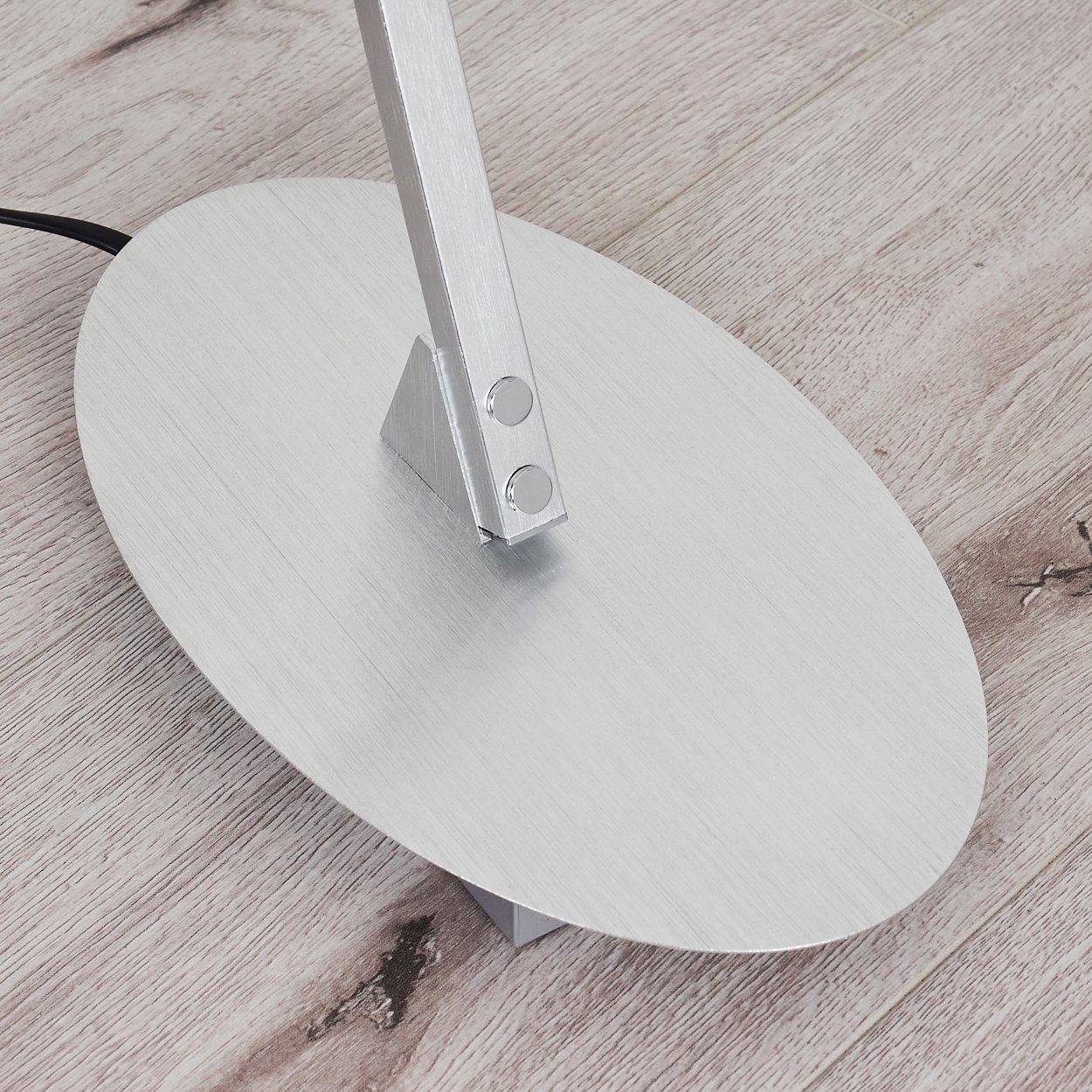 hofstein Stehlampe Brie LED Designer Standlampe in Aluminiumgebürstet, gebogene Stehleuchte mit Fußschalter und Kabel, halbrund, Leselampe