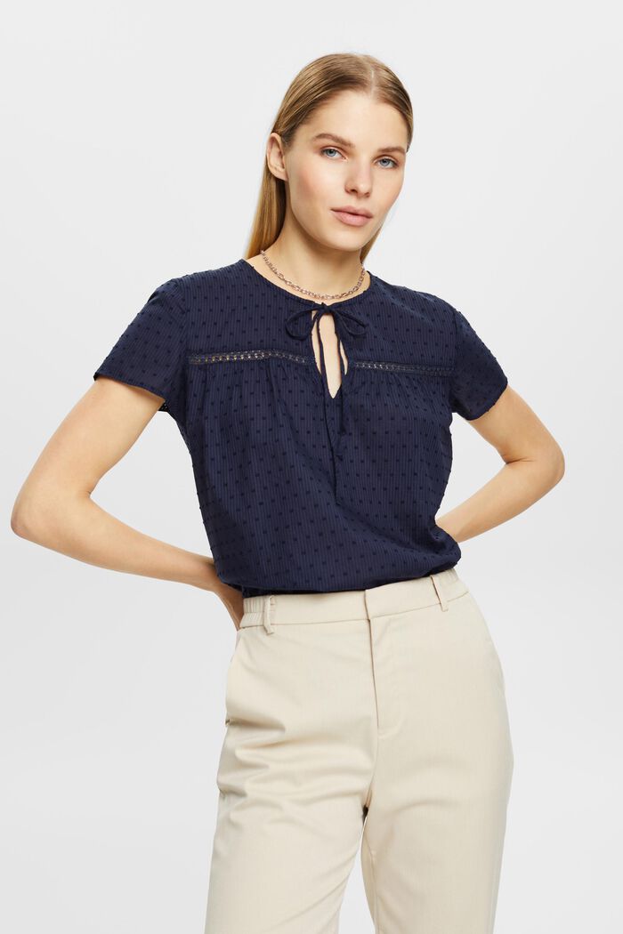 Dobby-Bluse mit Bindedetail