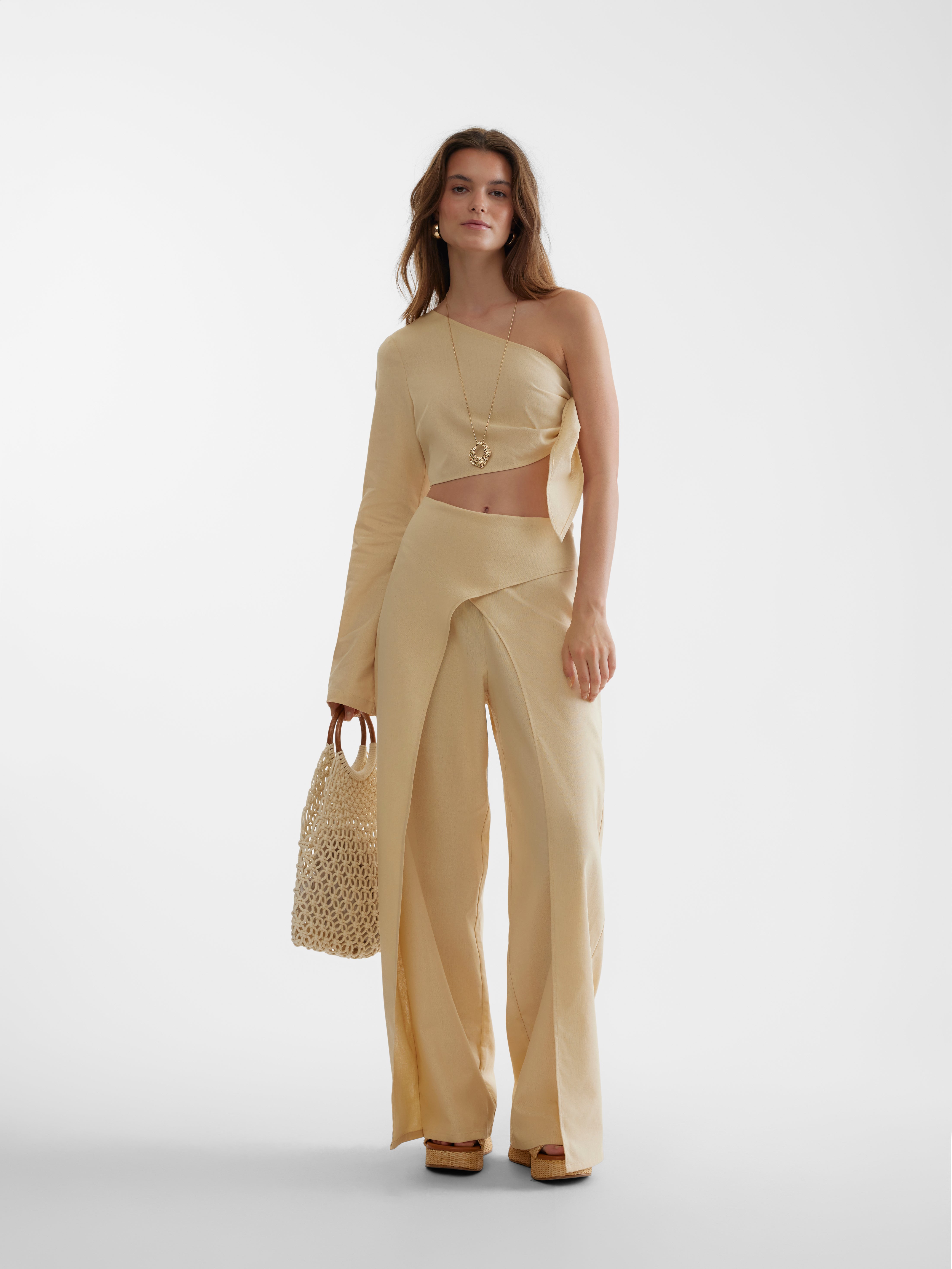 SOMETHINGNEW Styled by; Larissa Wehr Top