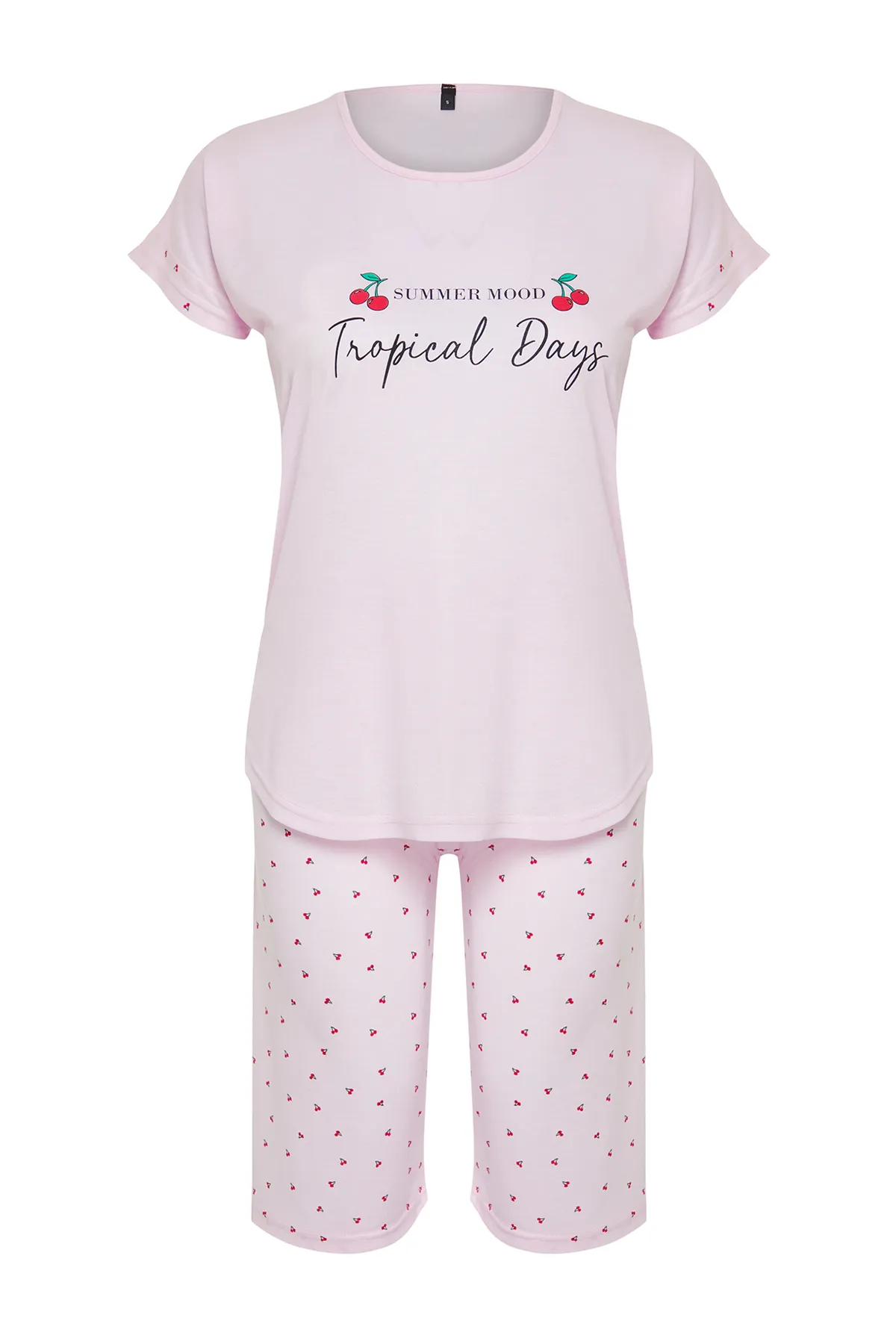 Trendyol Collection  Capri-Strick-Pyjama-Set mit Kirschmuster und Slogan-Aufdruck THMSS24PT00368