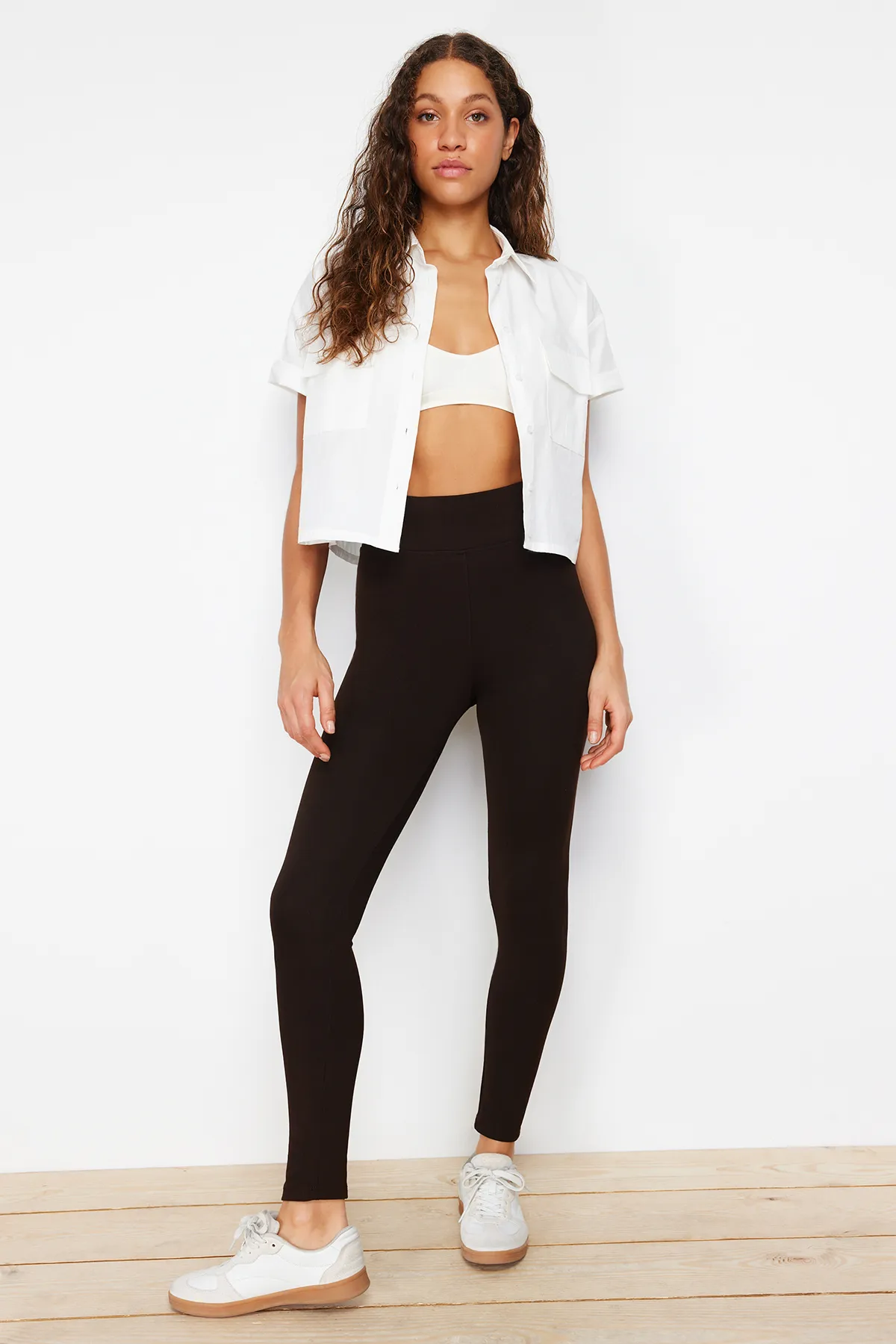 Trendyol Collection  Braune Recovery-Leggings aus Strick mit hoher Taille und elastischem Bund TWOAW20TA0087