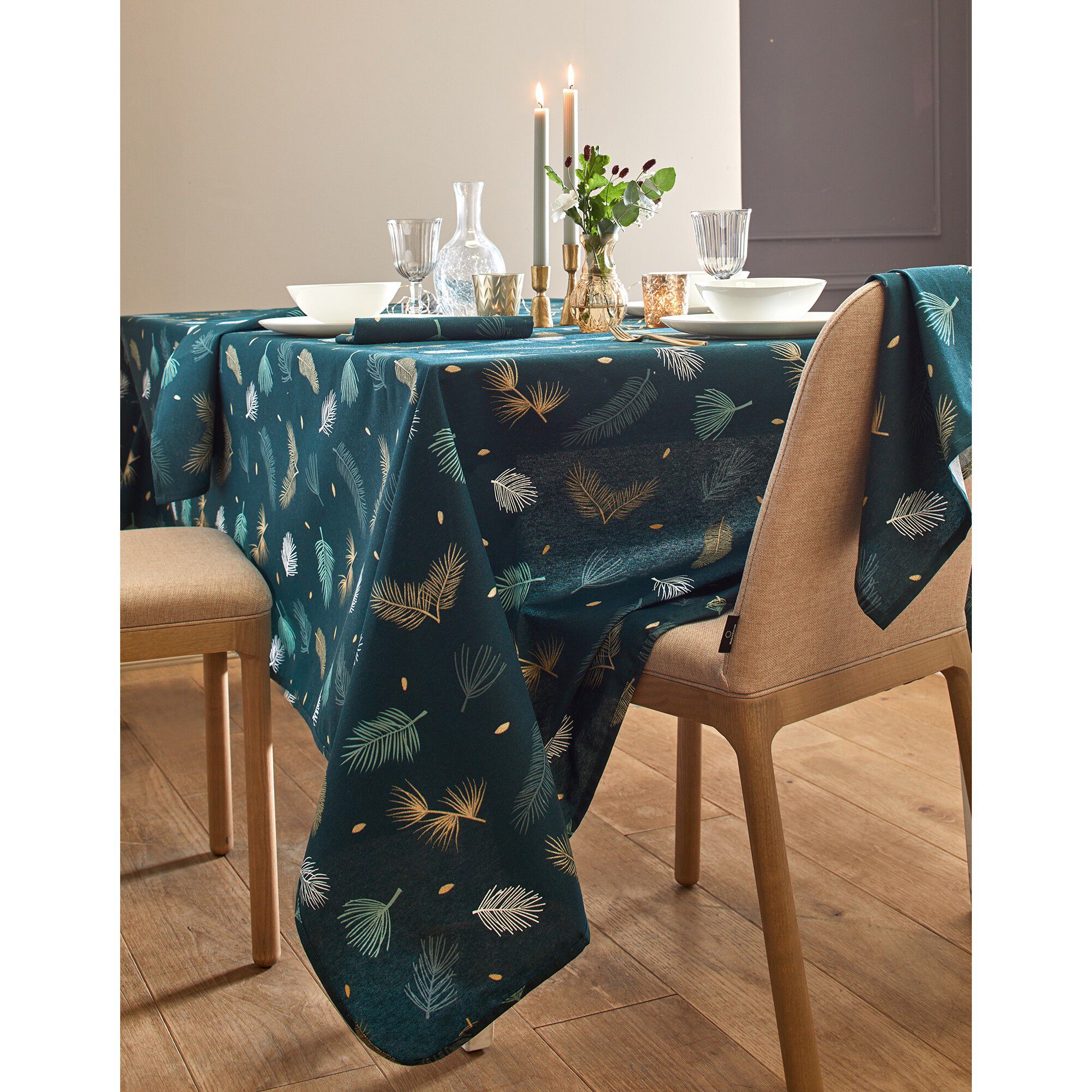 Nappe imprimée feuillage doré