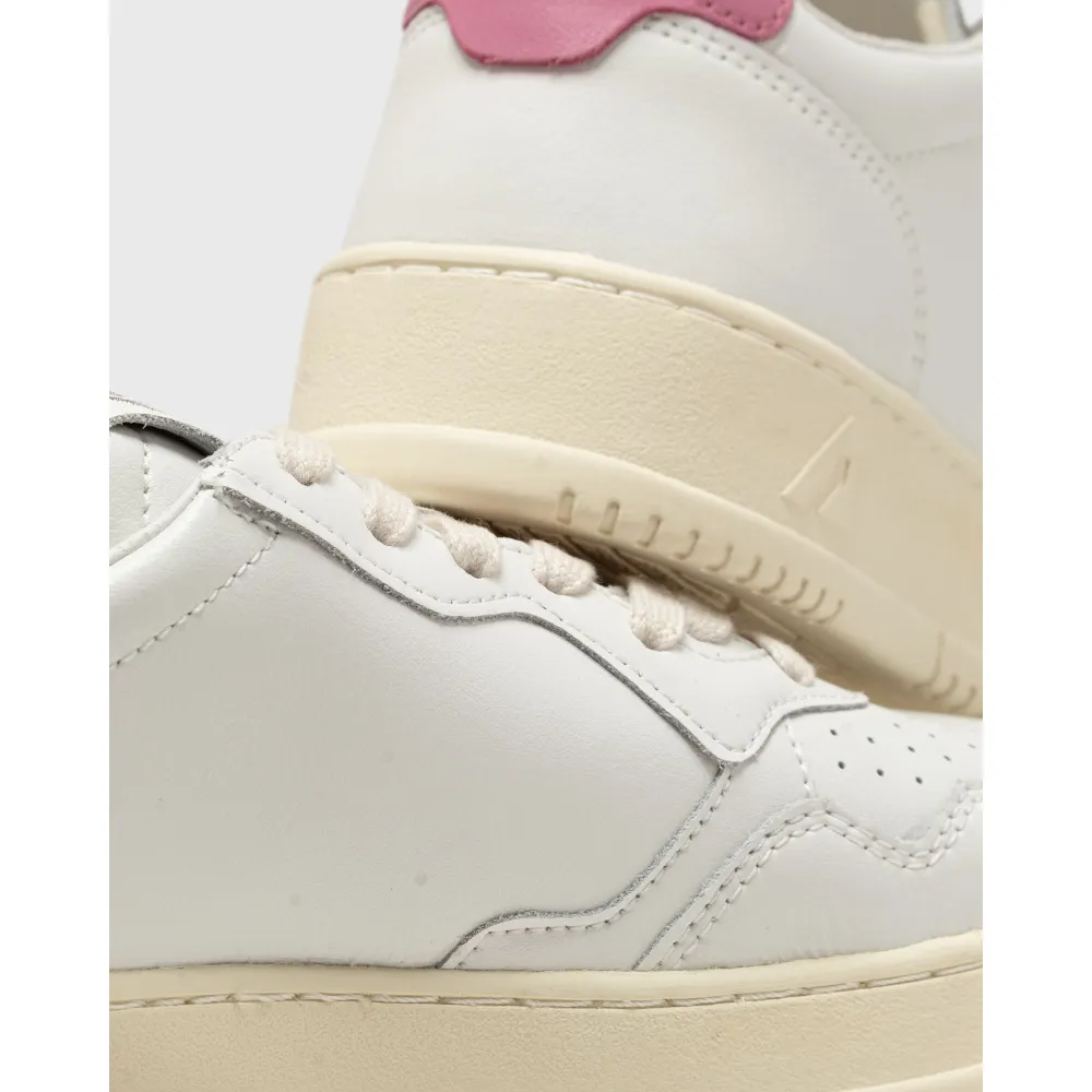Autry WMNS Medalist LOW AULWLL55 / weiss
