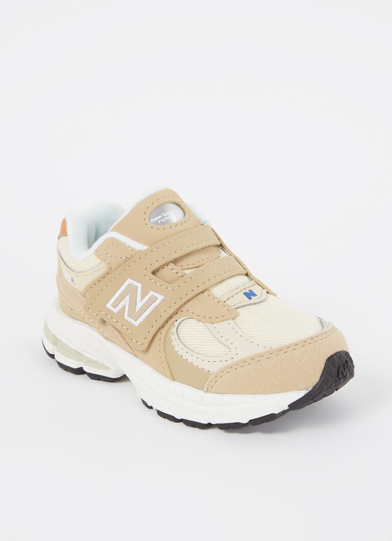 Teniși New Balance 2002 cu detalii din plasă