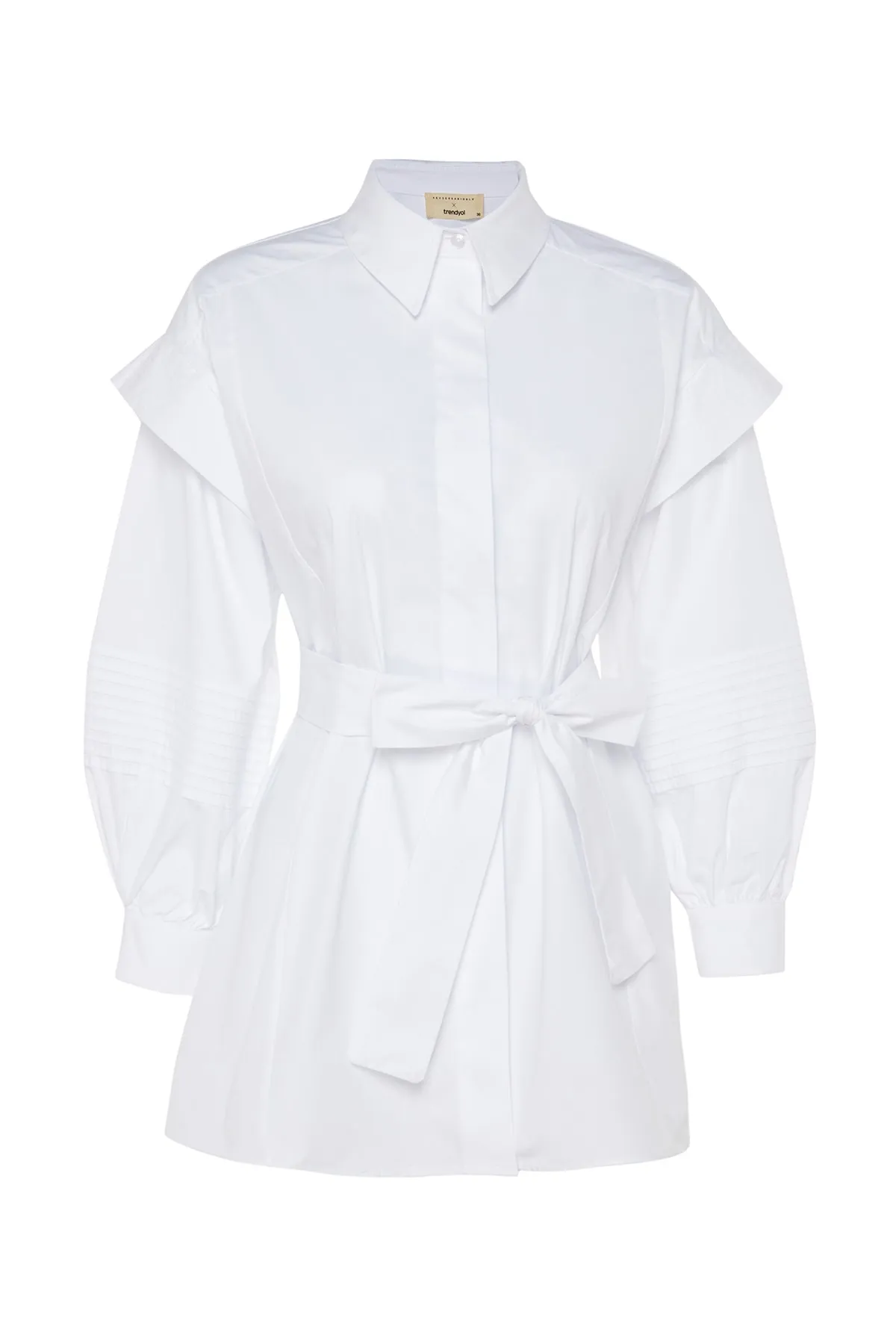 Trendyol Modest  X Kevser Sarıoglu Weißes Hemd aus 100 % gewebtem Popeline mit gerippten Nähten TCLSS23TG00002