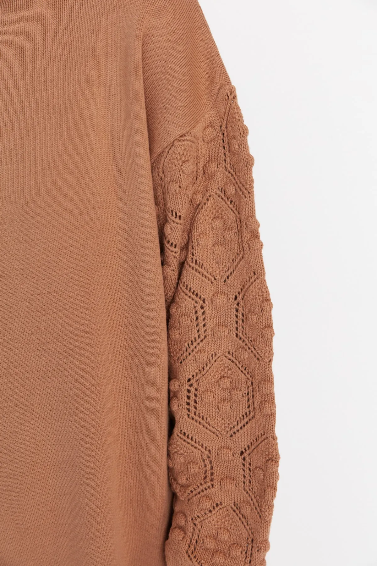 Trendyol Modest  Beiges durchbrochenes Strickpullover-Hosen-Strickwarenset mit Ärmeln TCTAW23US00087