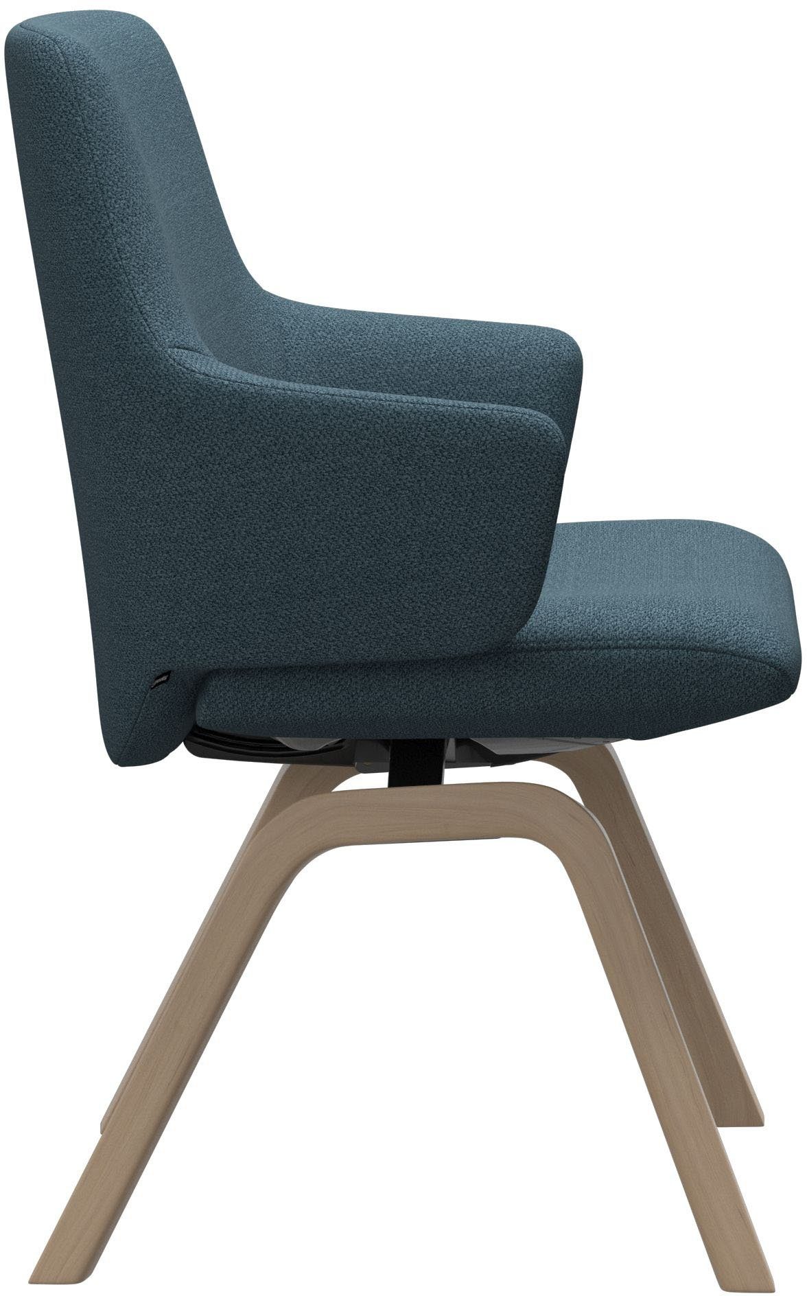 Stressless® Polsterstuhl Laurel, Low Back mit Armlehne, Größe L, mit schräggestellten Beinen in Eiche
