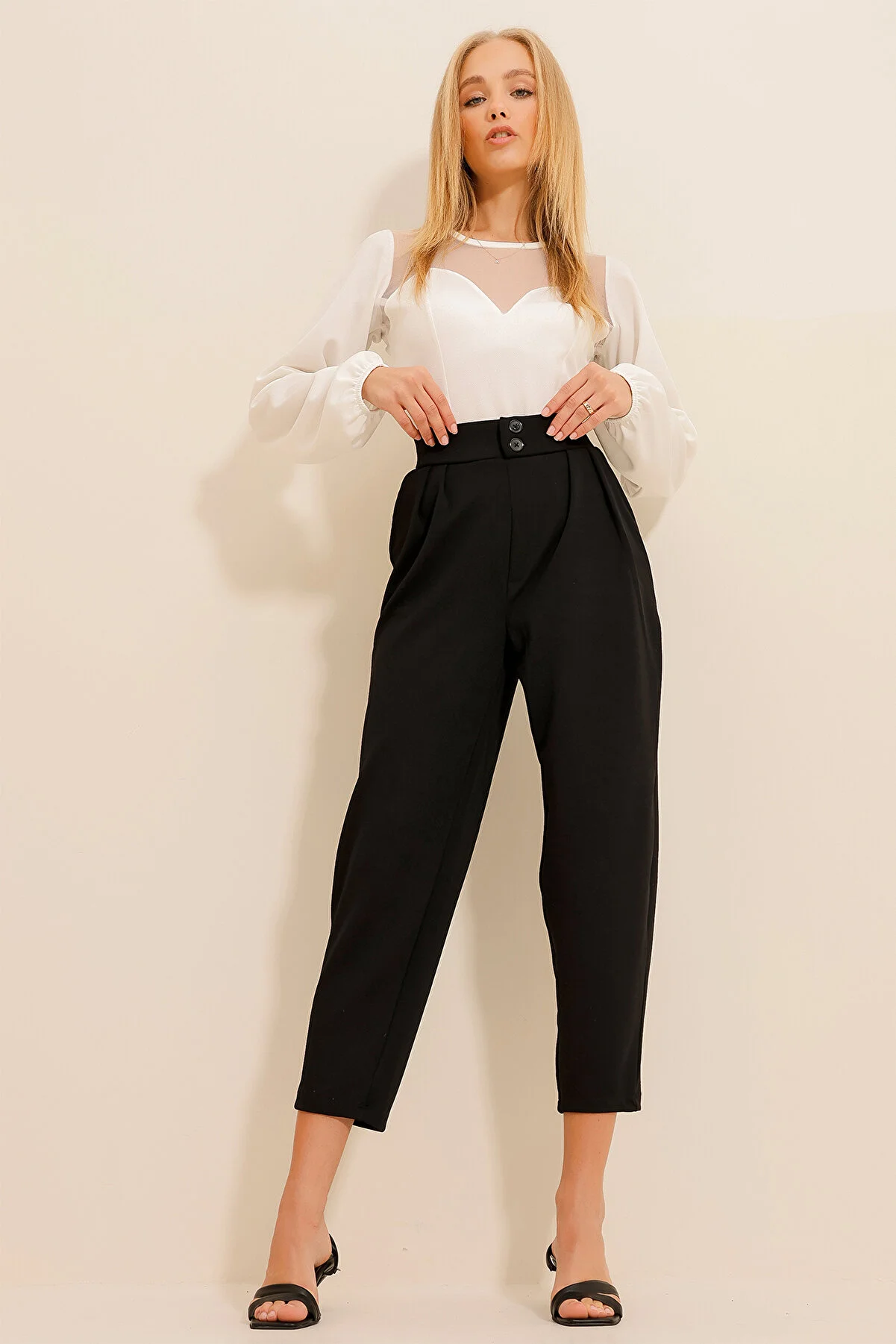 Trend Alaçatı Stili  Schwarze Karottenhose mit hoher Taille für Damen ALC-X11148