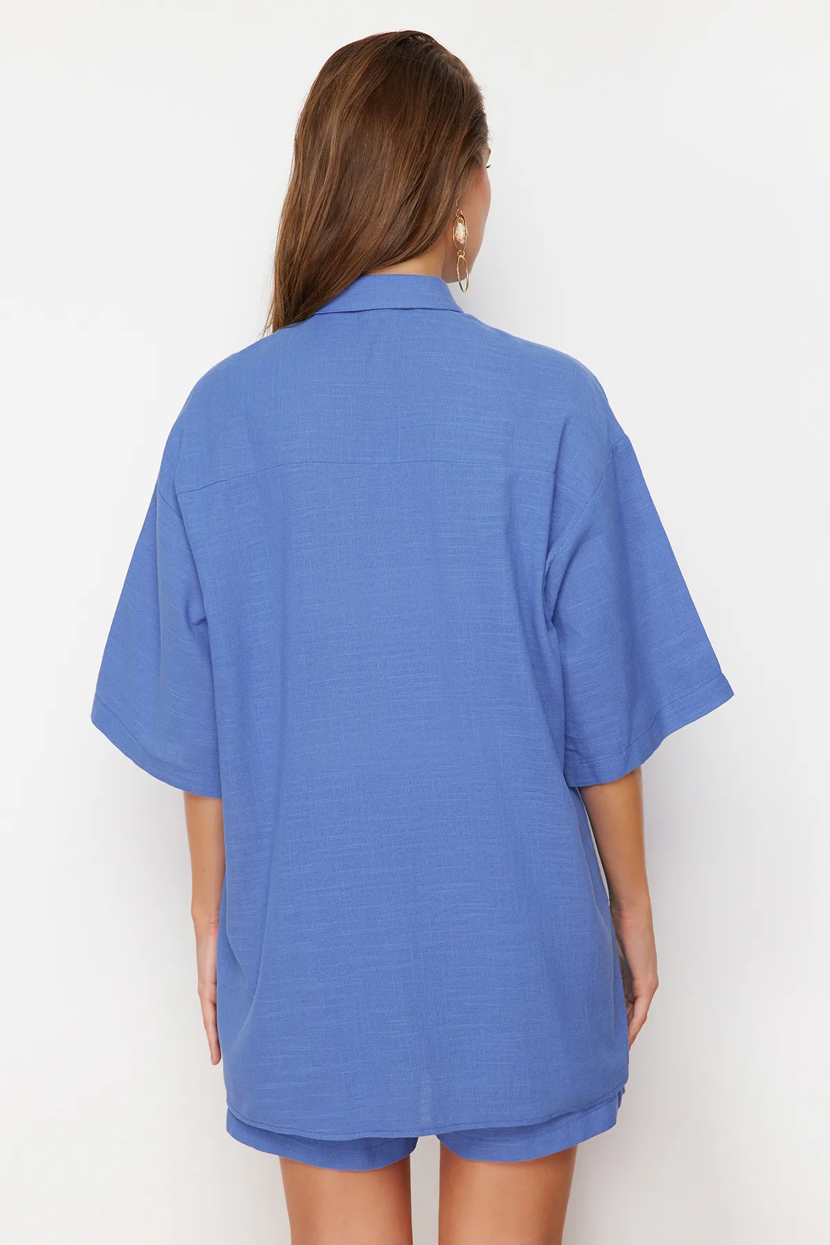 Trendyol Collection  Blaues Hemd-Shorts-Set aus gewebter Leinenmischung TBESS24AU00042