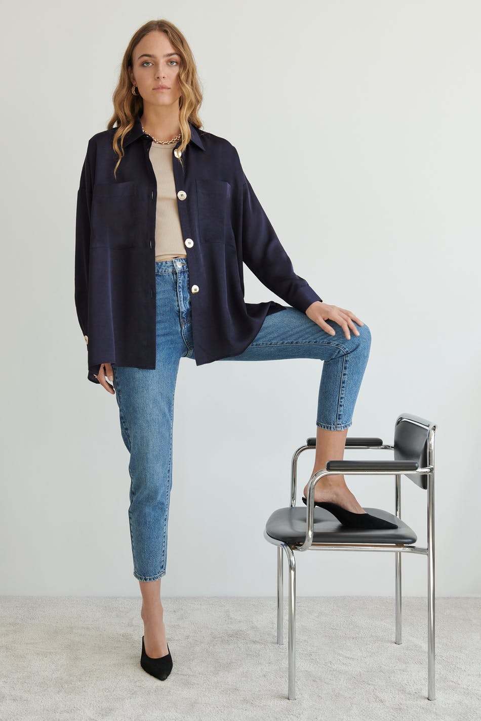 Sivi gold button shirt