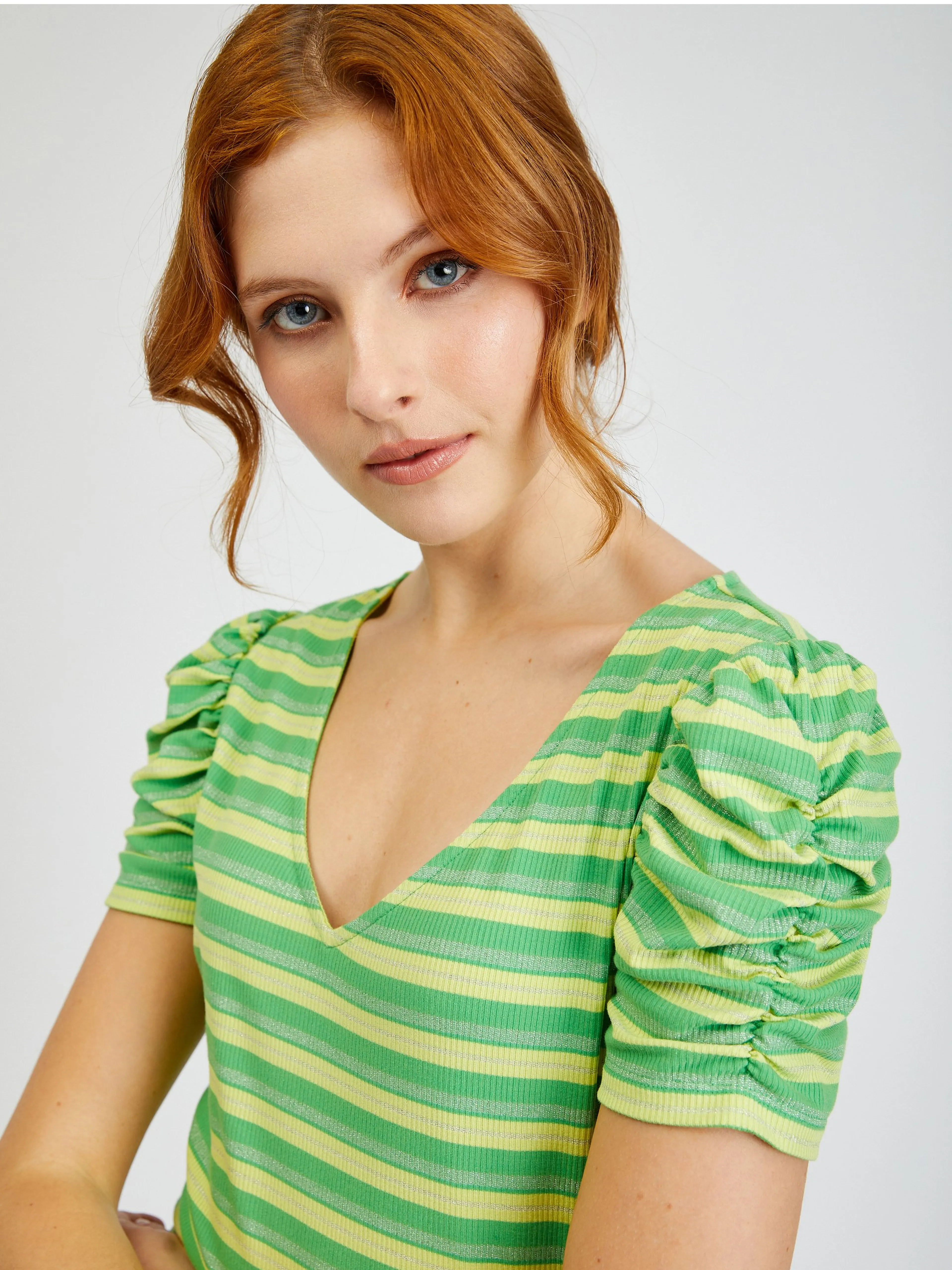 Gelb und grün gestreiftes Damen-T-Shirt ORSAY